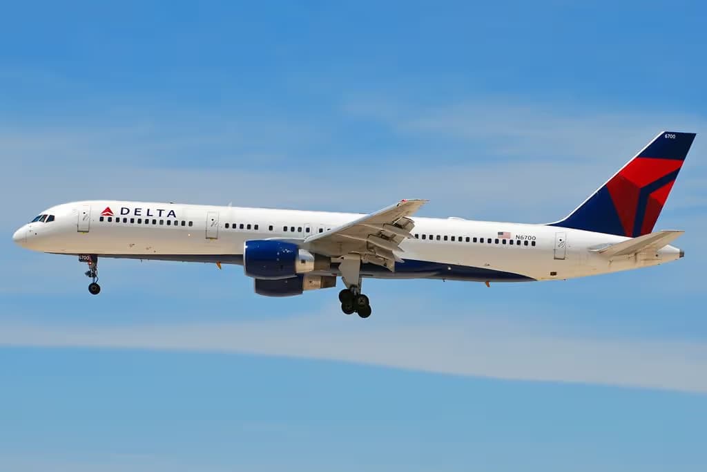 N6700 — Twin-engine aircraft