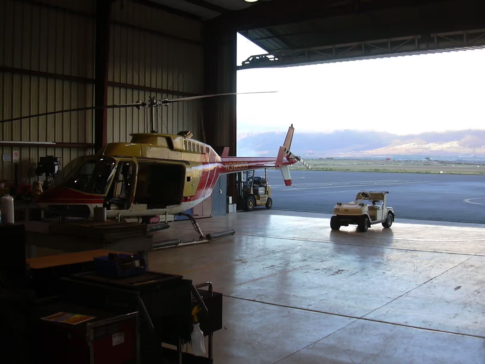 N38993 — Helicopter