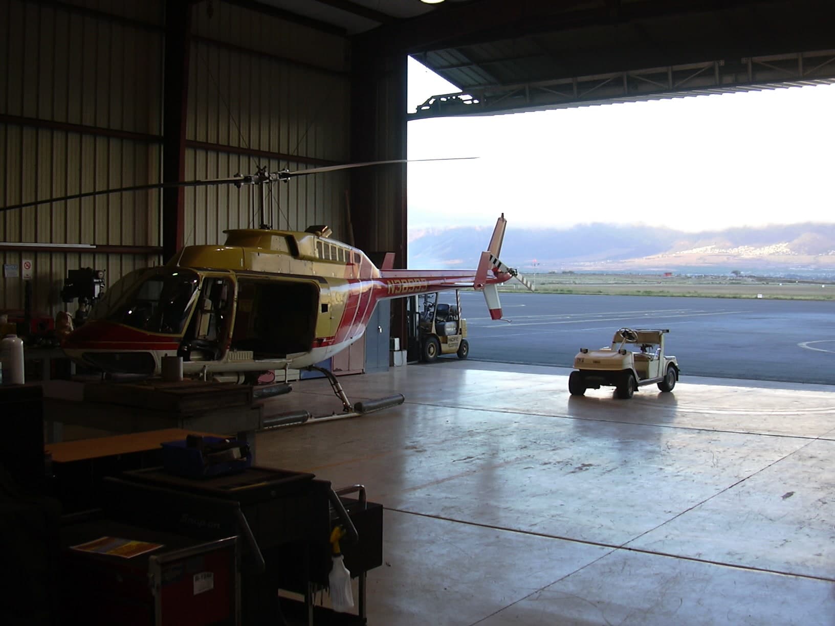 N38993 — Helicopter