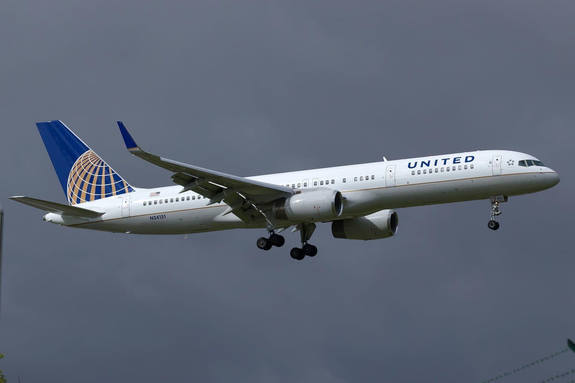 N34131 — Twin-engine aircraft