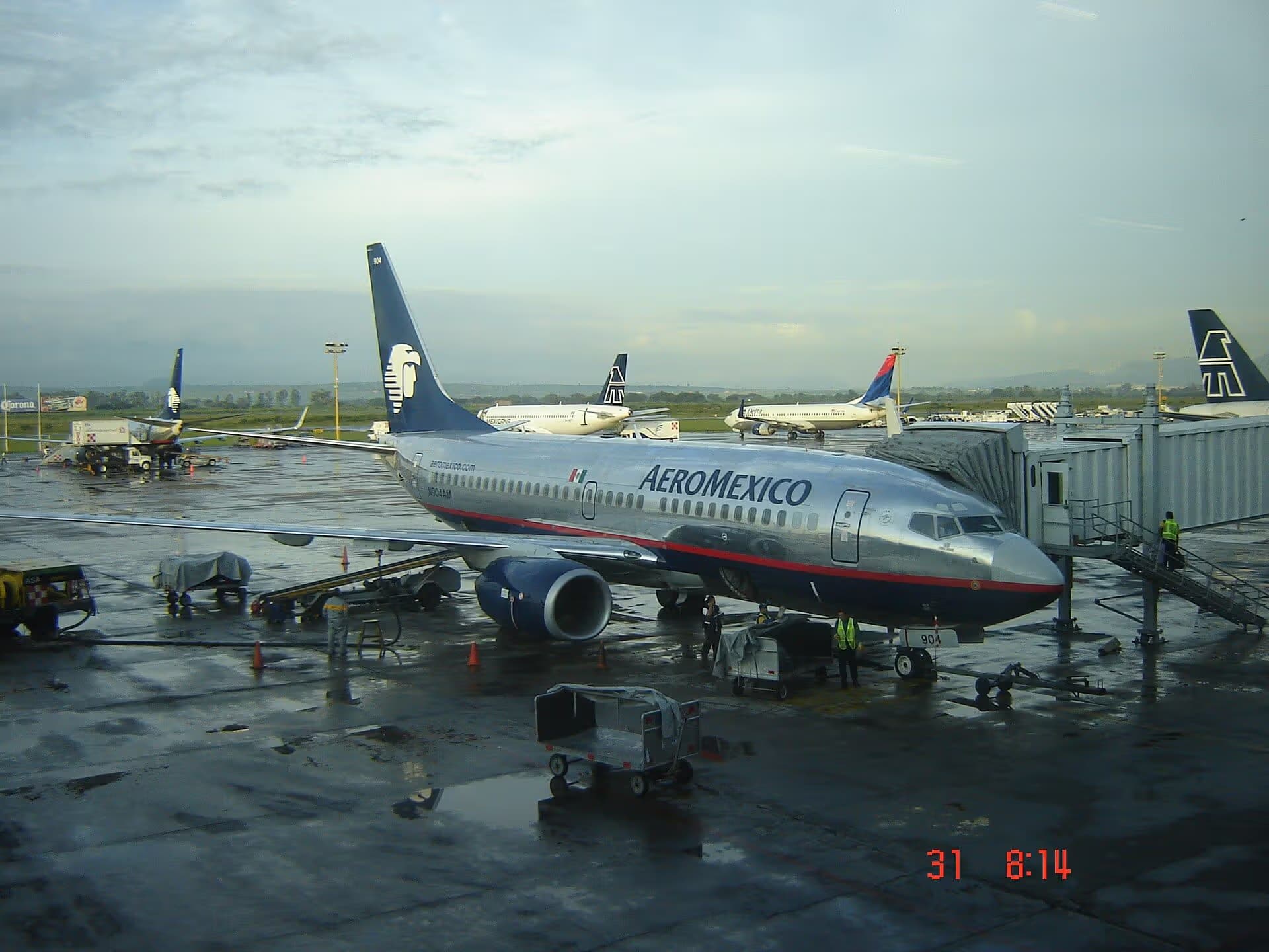 N904AM — Twin-engine aircraft