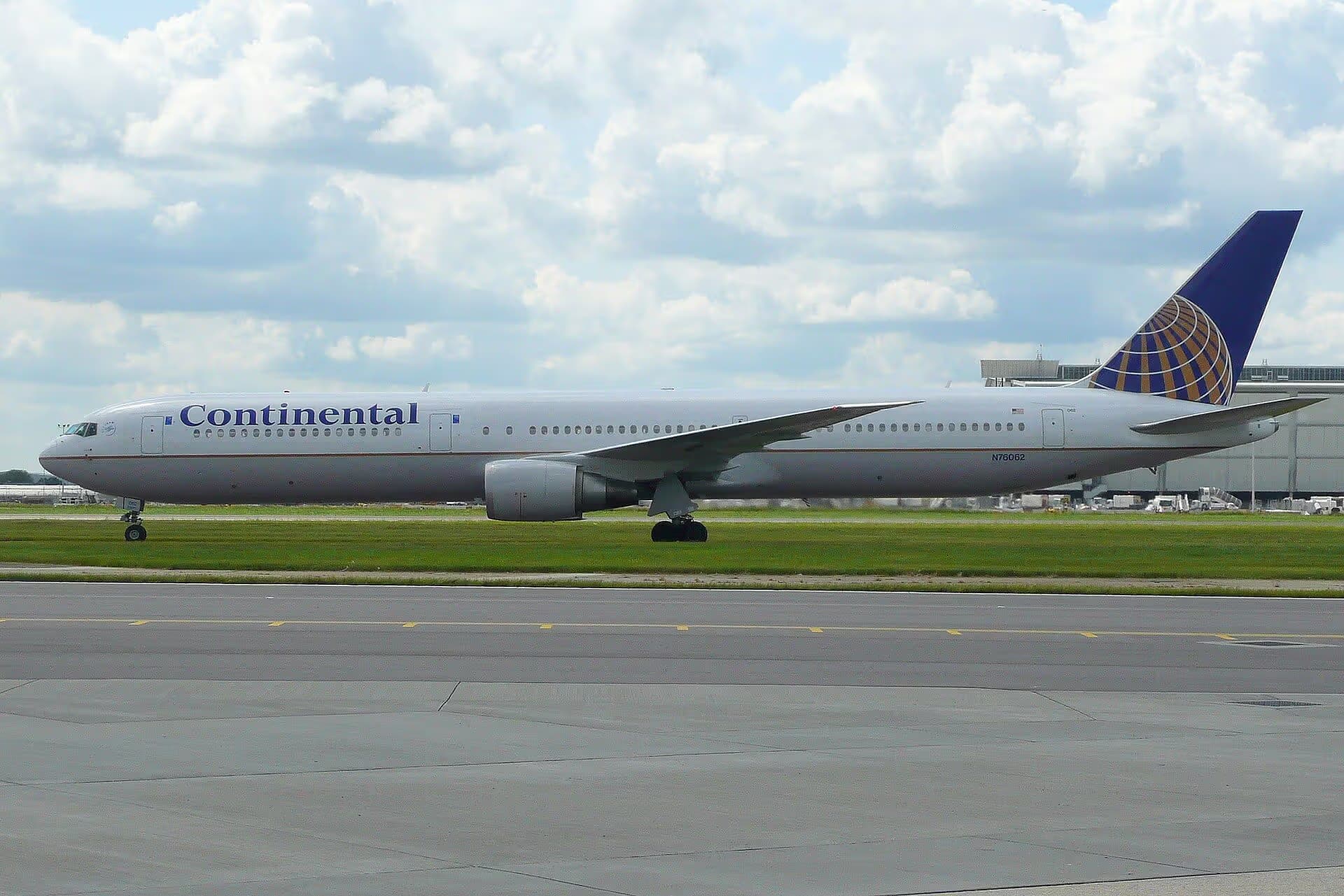 N76062 — Boeing