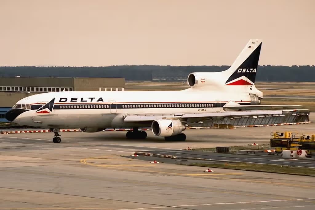 N753DA — Lockheed