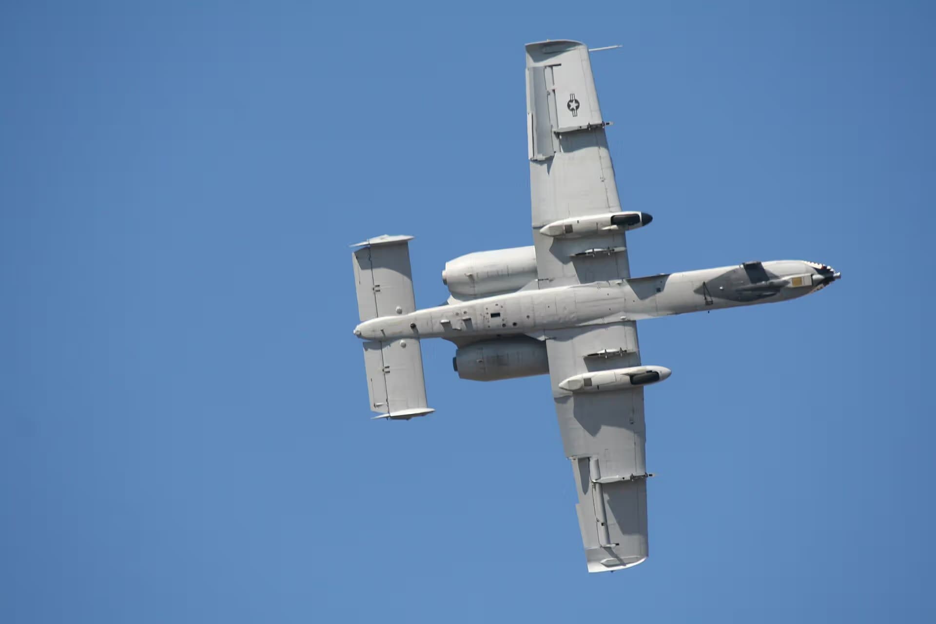 Unidentified — Twin-engine aircraft