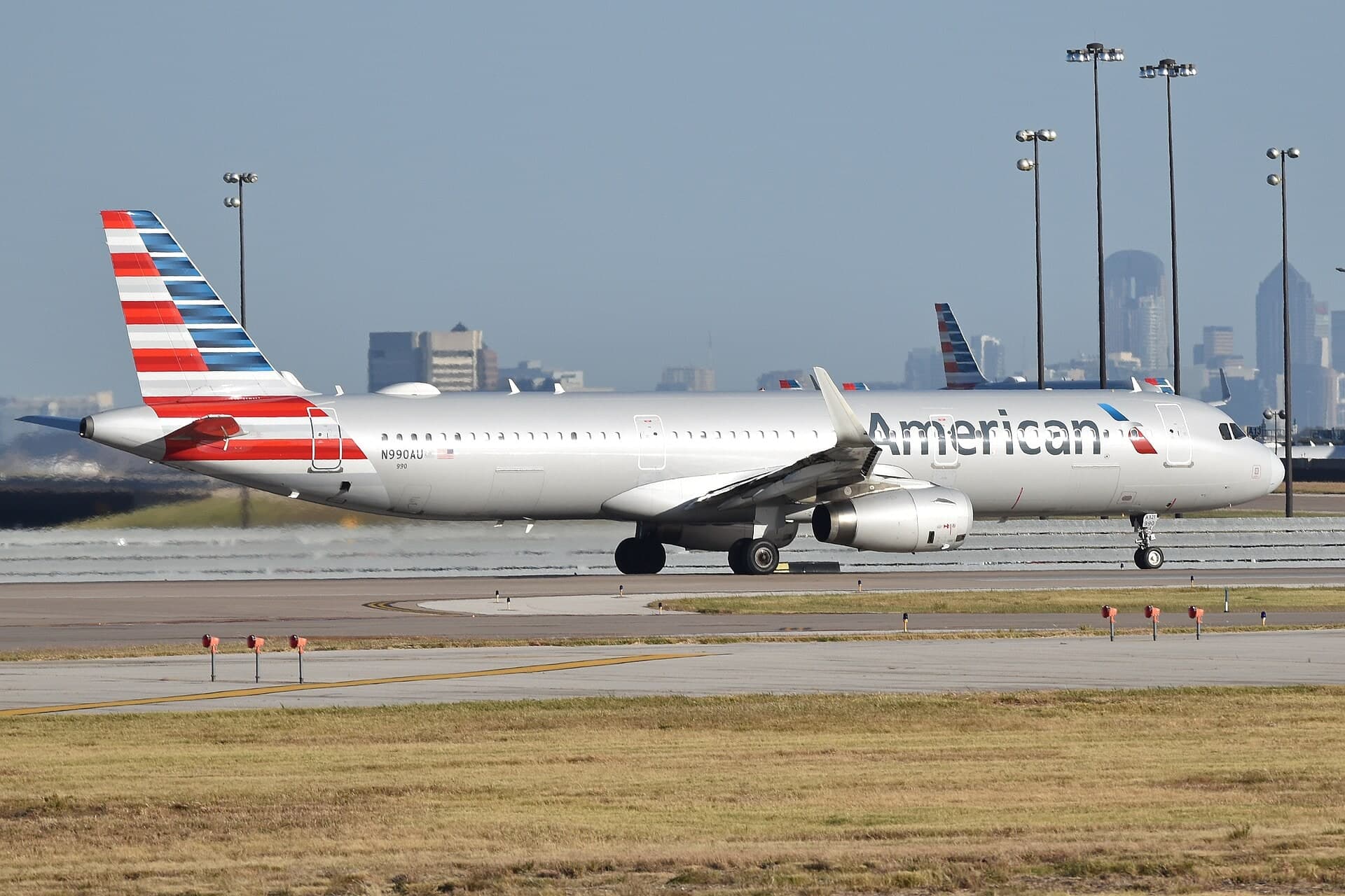 N990AU — Airbus