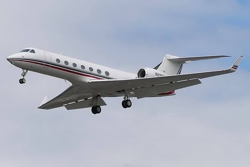 N282Q — Business jet