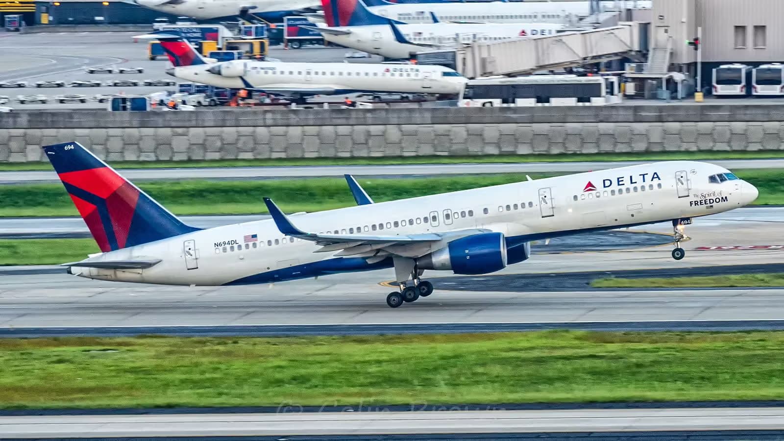 N694DL — Boeing
