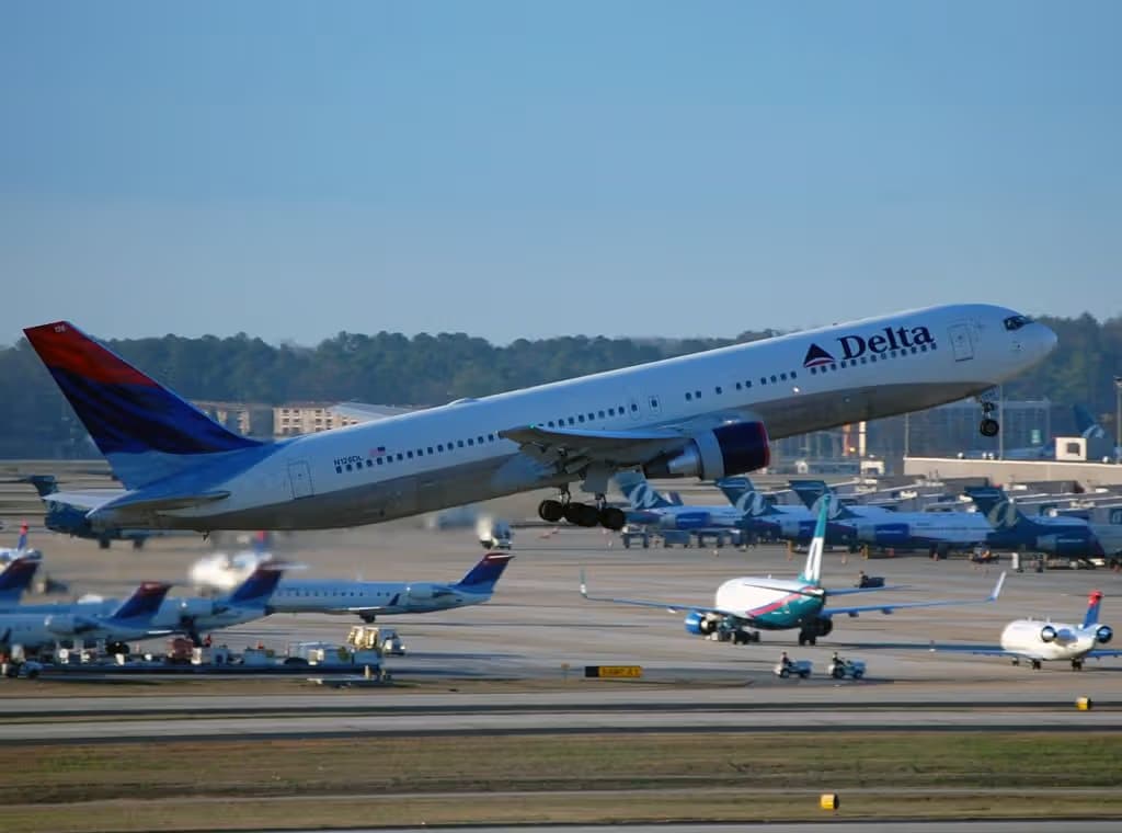 N126DL — Boeing