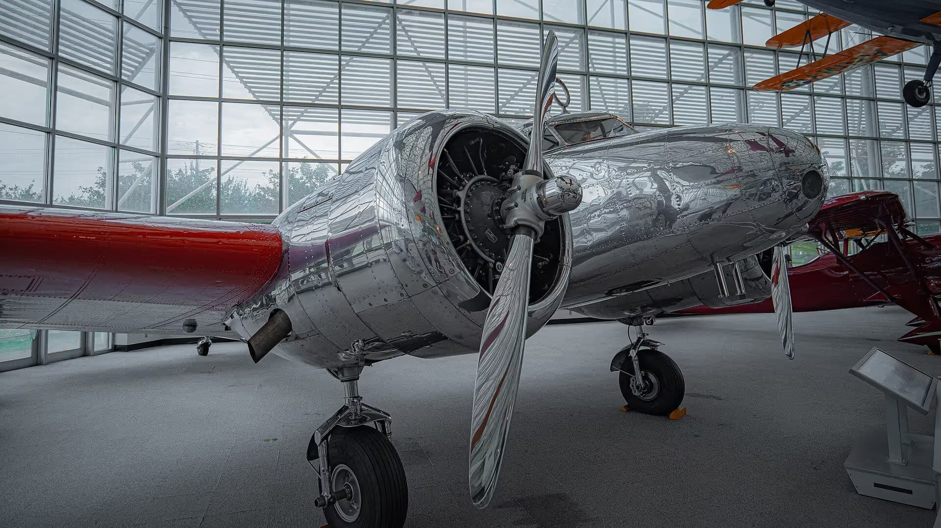 Unidentified — Twin-engine aircraft