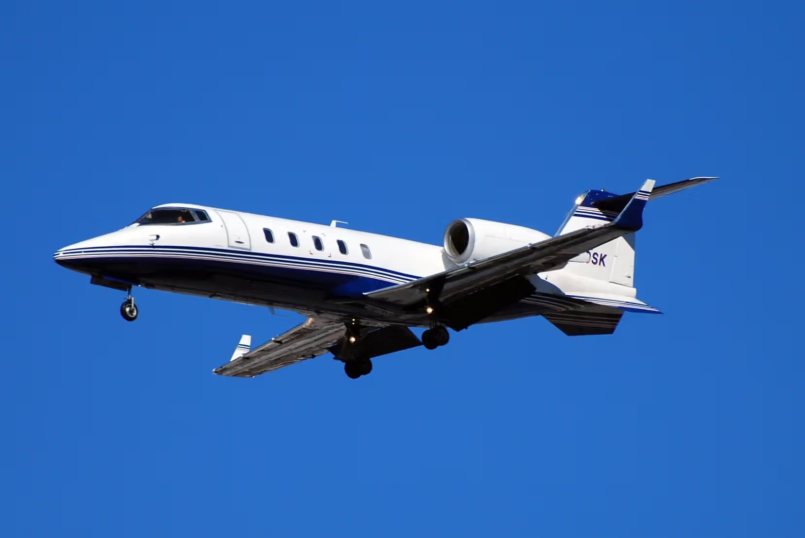 N909SK — Business jet