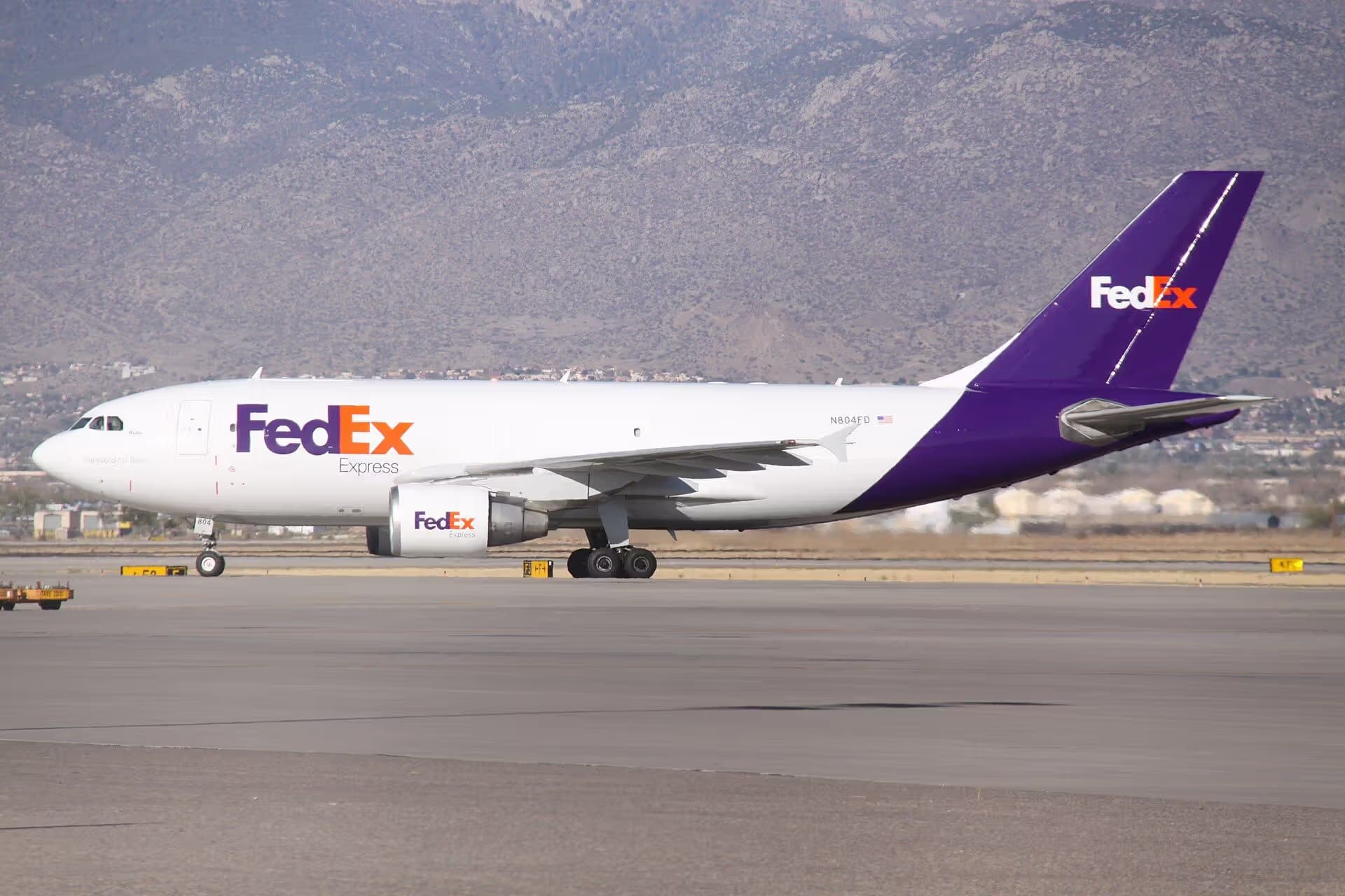 N804FD — Twin-engine aircraft
