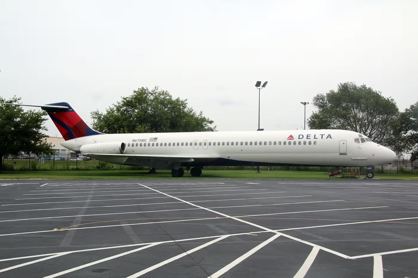 N675MC — Douglas