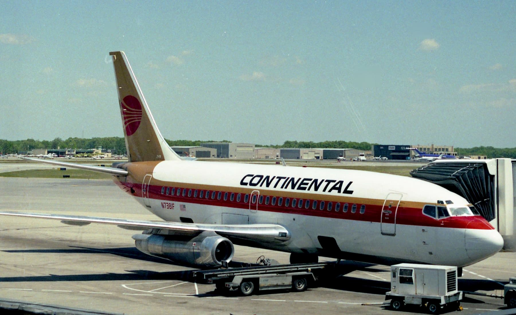 N7381F — Twin-engine aircraft
