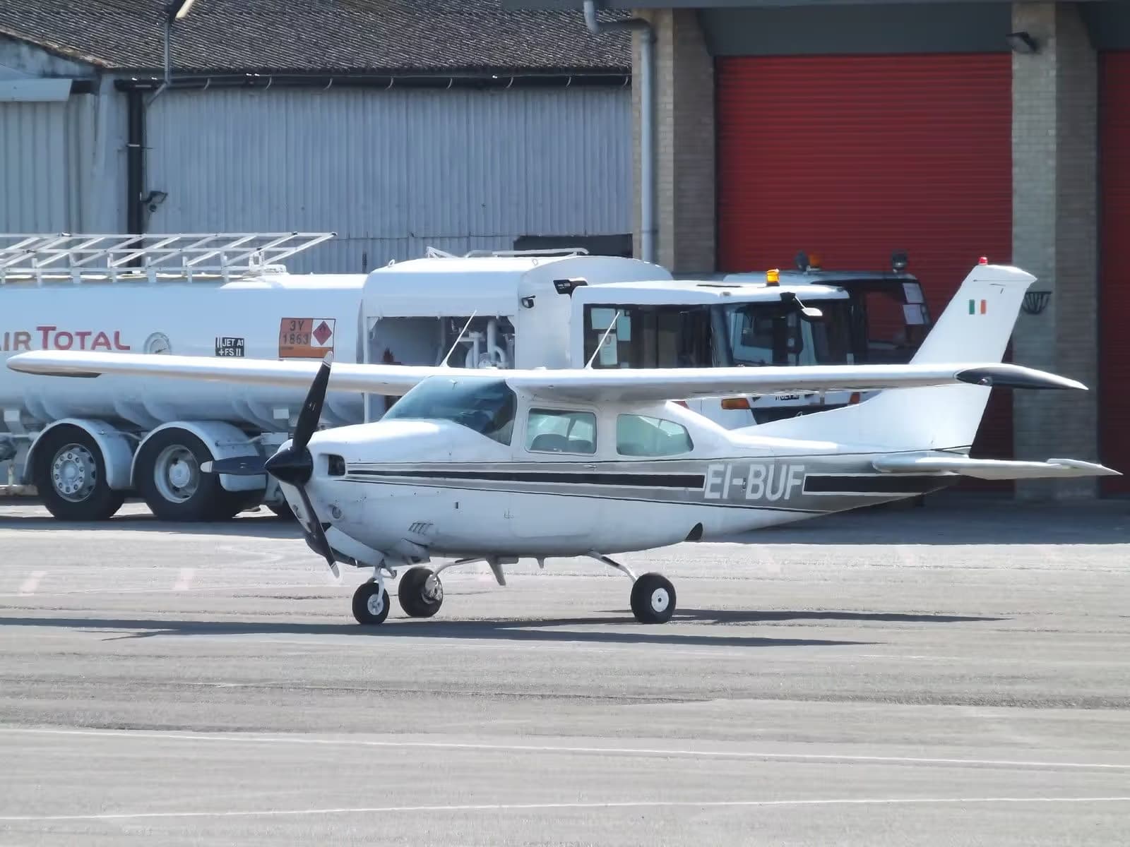 EI-BUF — Cessna