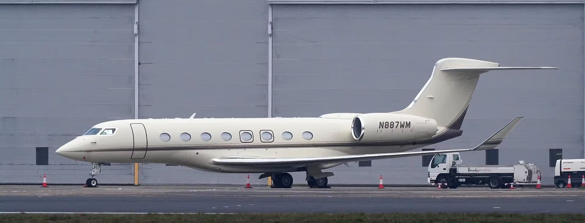 N887WM — Business jet