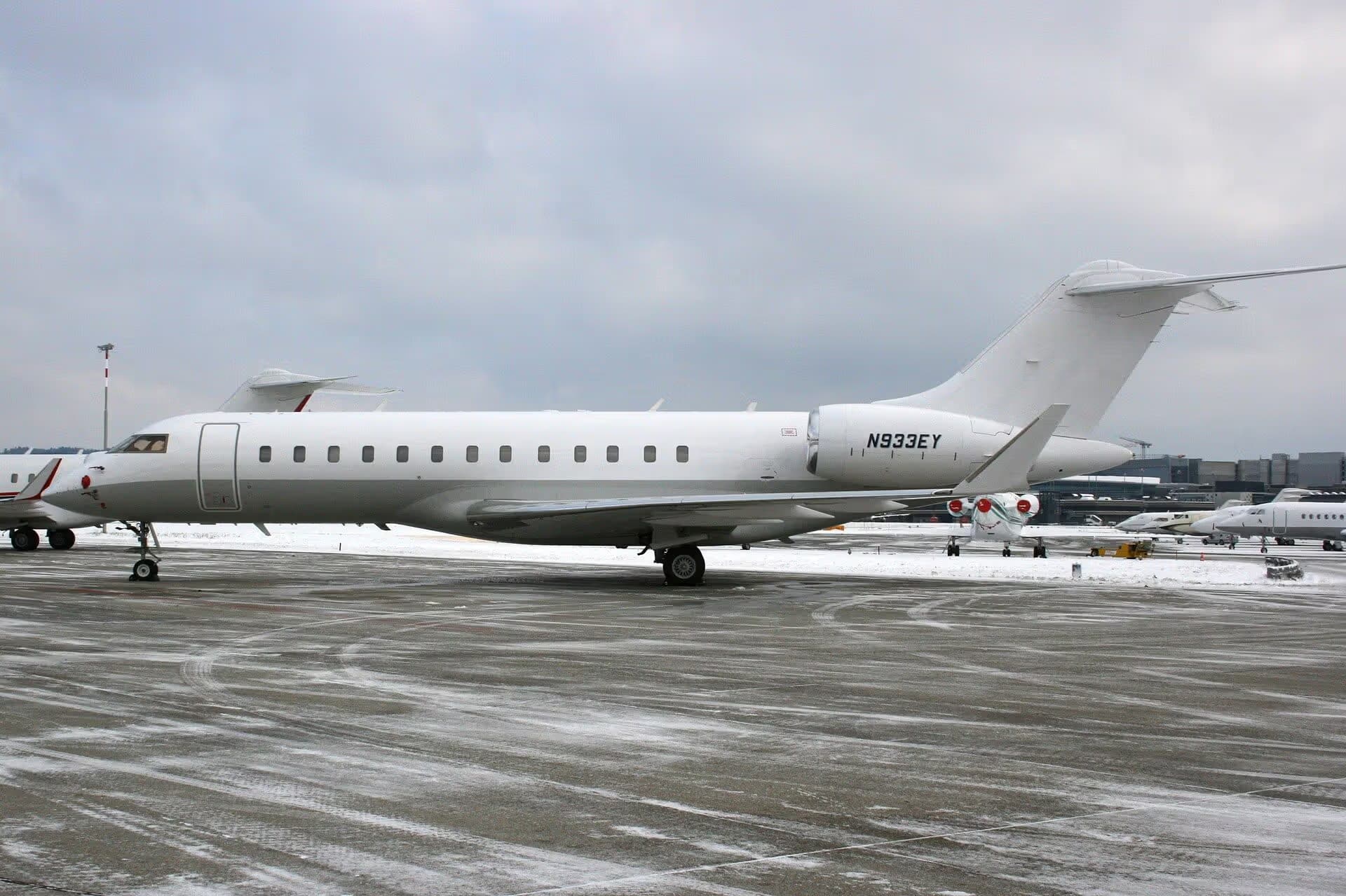 N933EY — Business jet