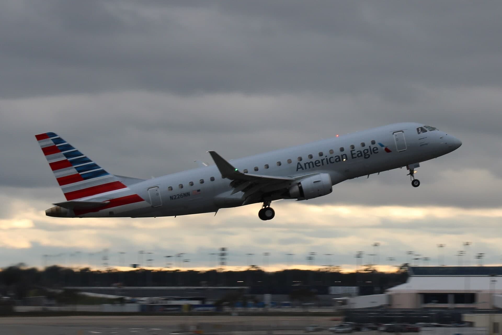 N226NN — Embraer