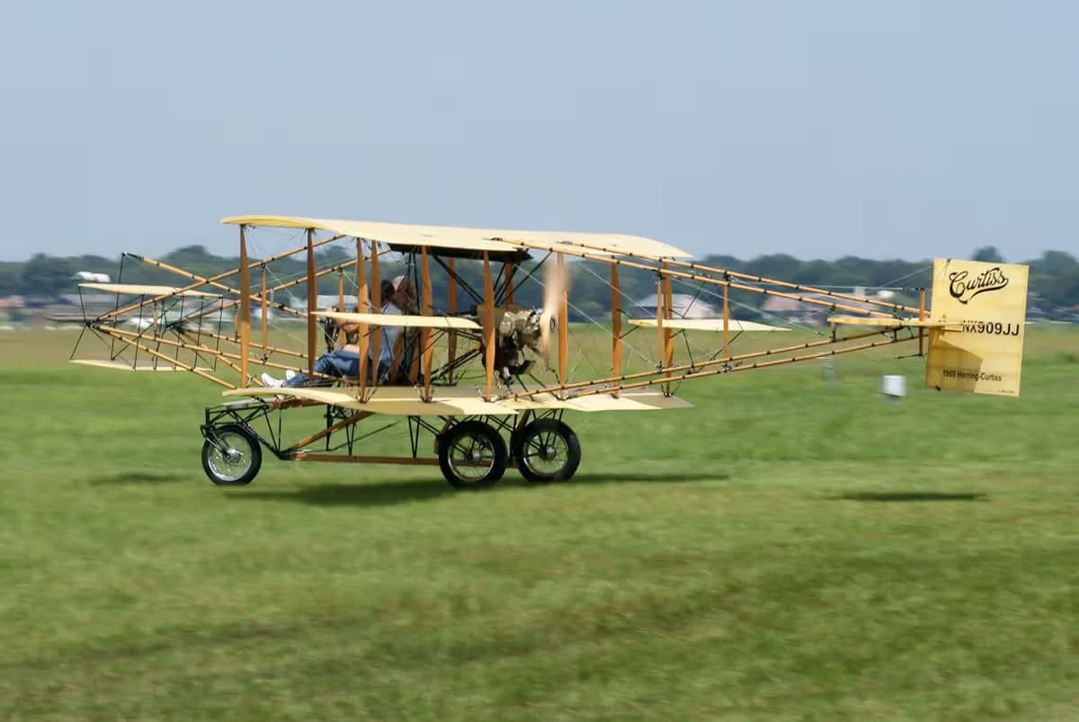 Unidentified — Aircraft