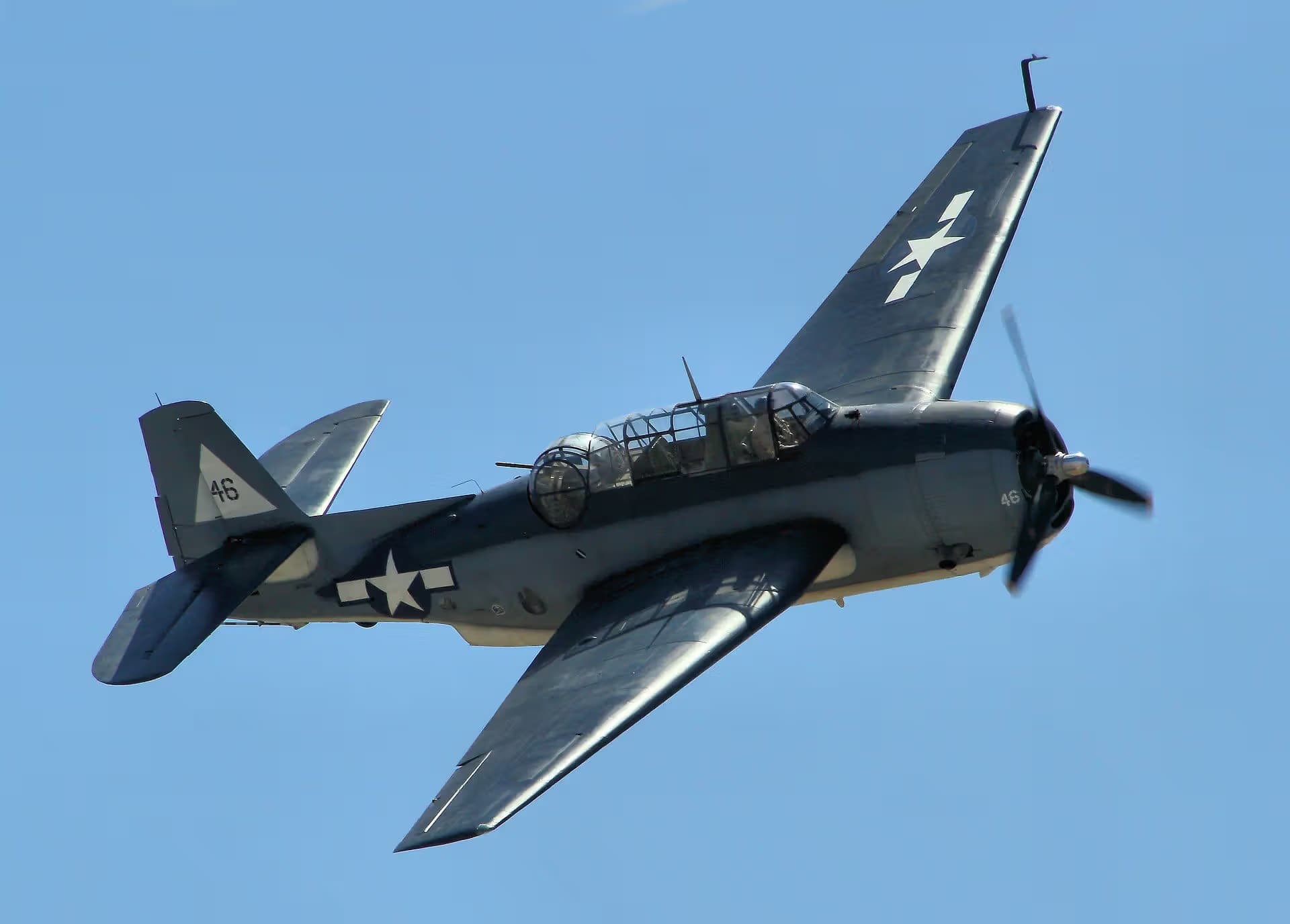 Unidentified — Single-engine aircraft