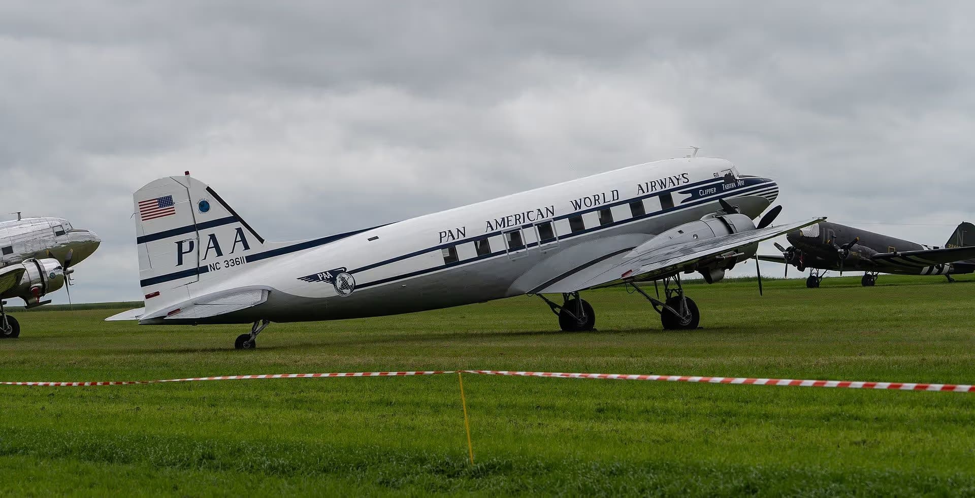 N33611 — Douglas