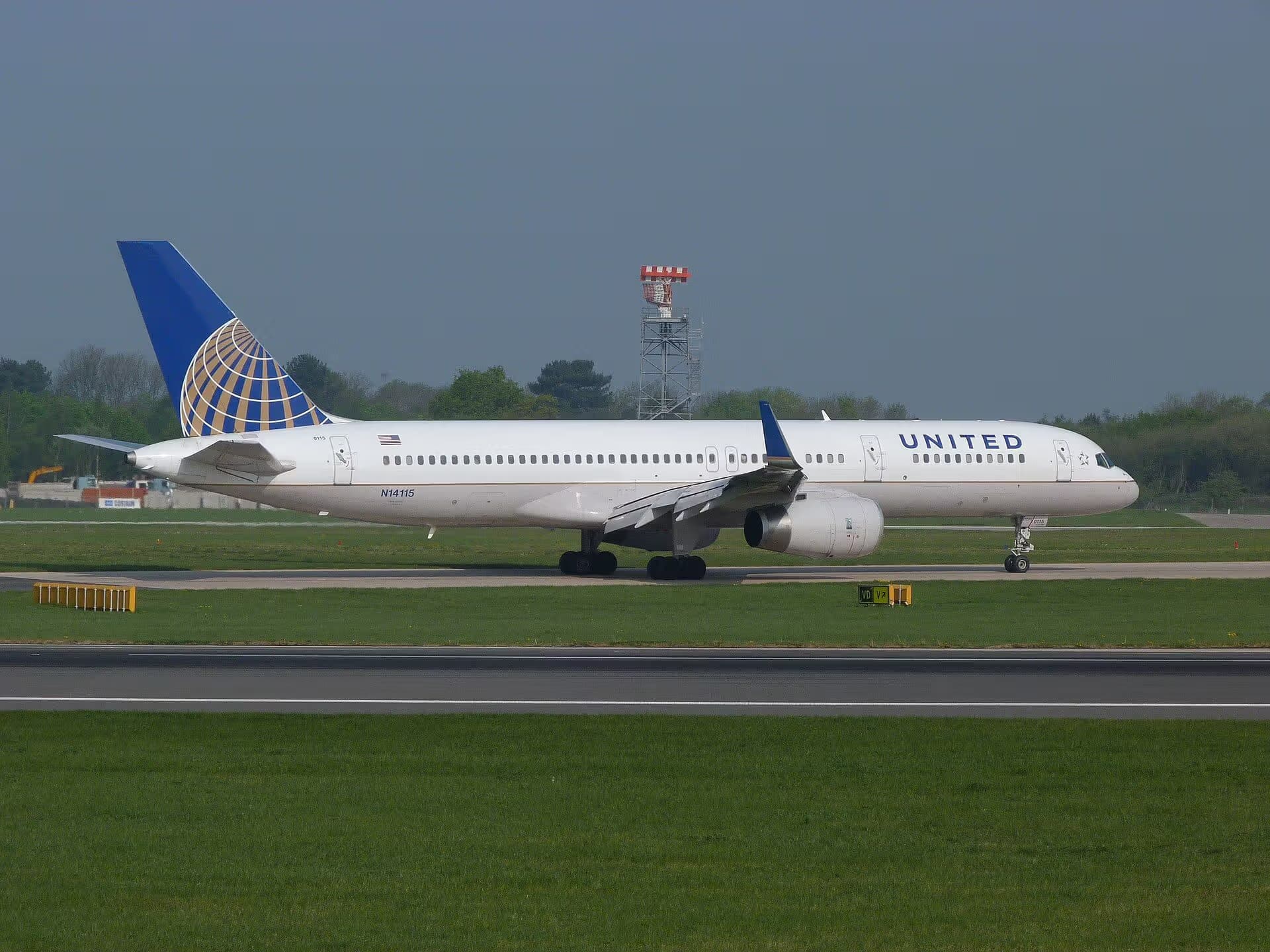N14115 — Twin-engine aircraft