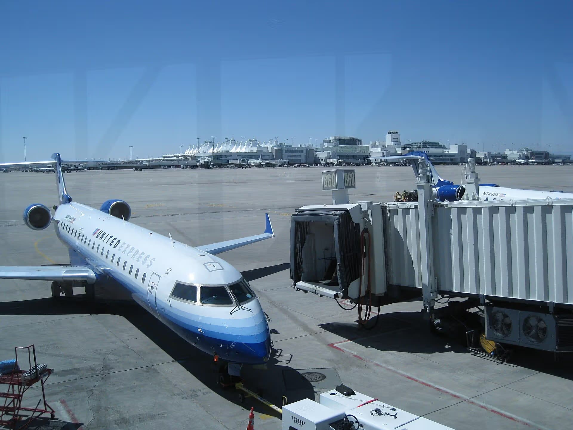 N776SK — Twin-engine aircraft at Denver International Airport