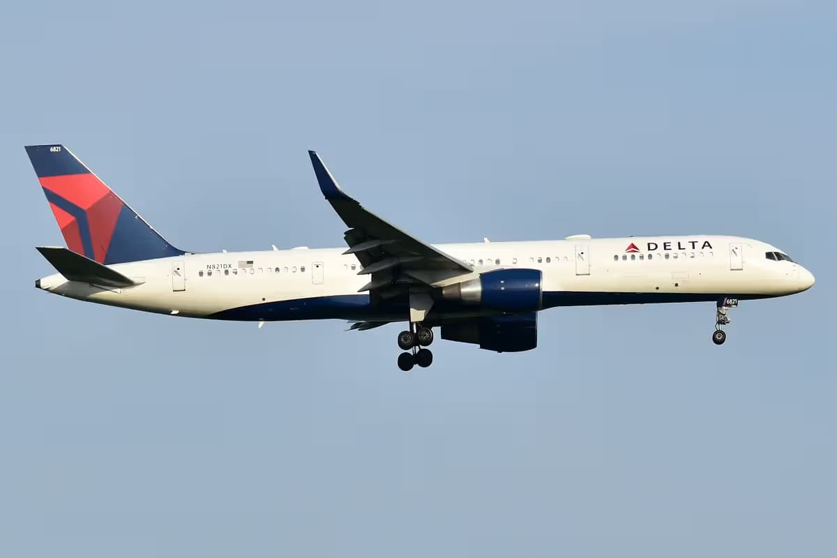 N821DX — Boeing