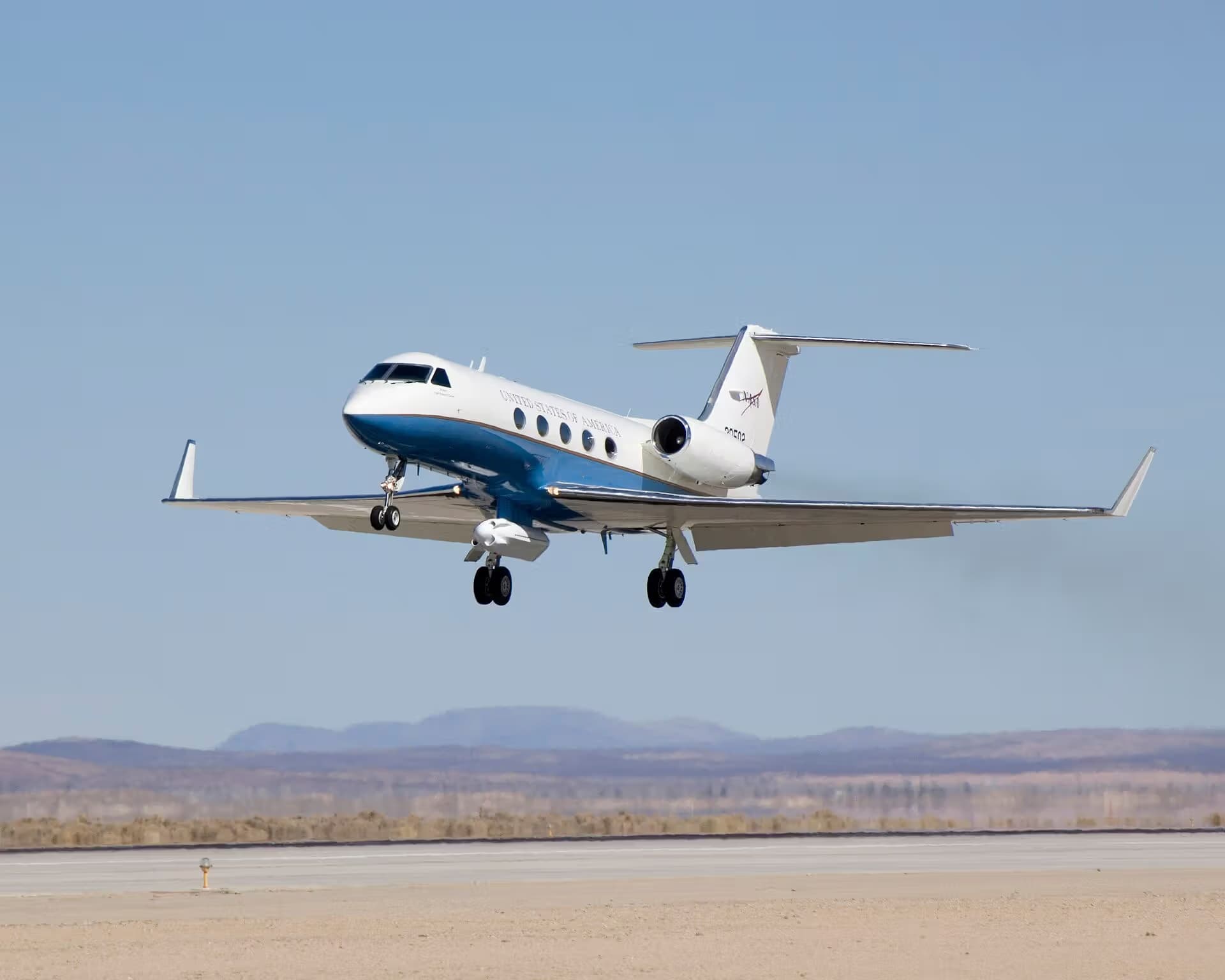 Unidentified — Business jet