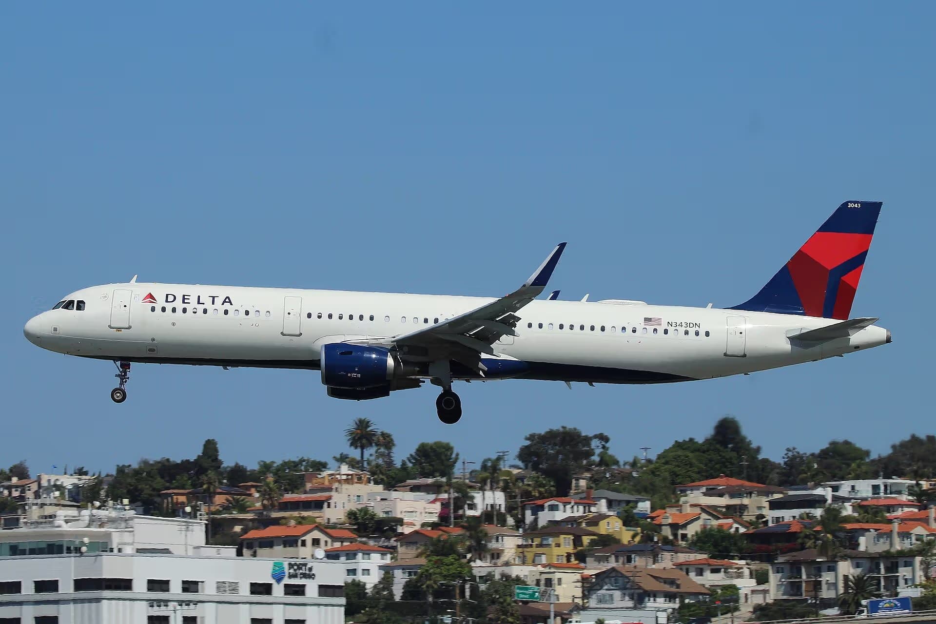 N343DN — Twin-engine aircraft