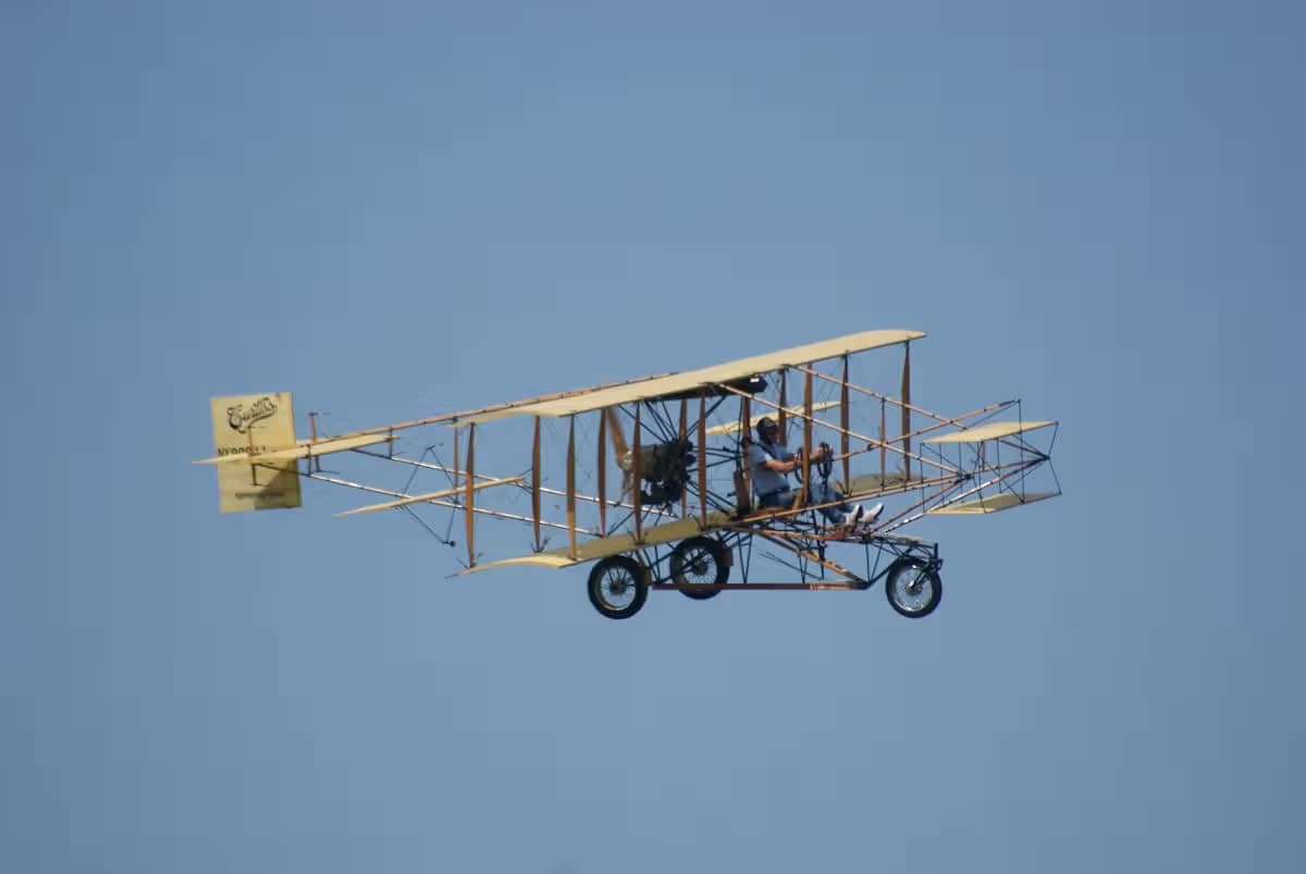 Unidentified — Aircraft