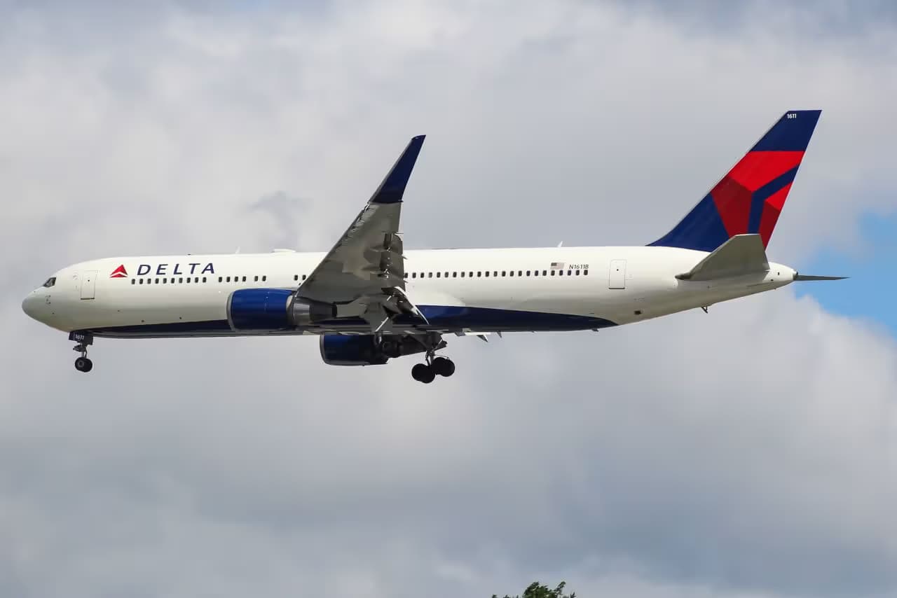 N1611B — Boeing