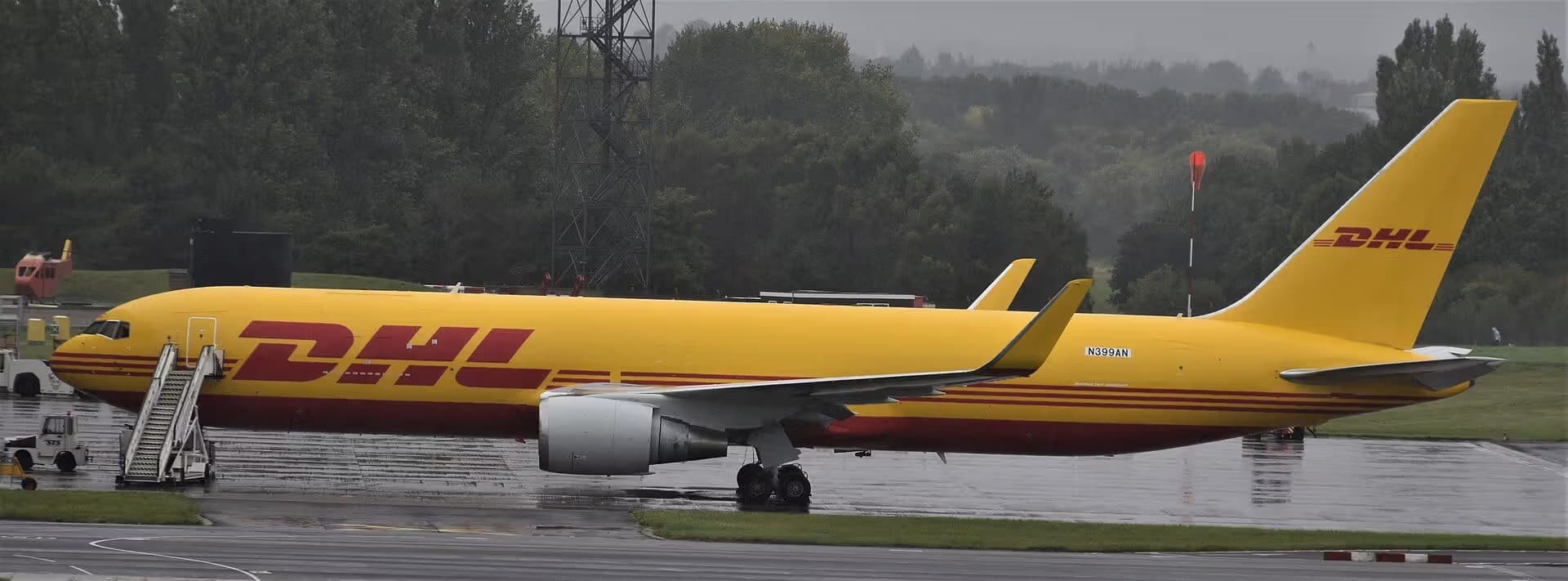 N399AN — Twin-engine aircraft