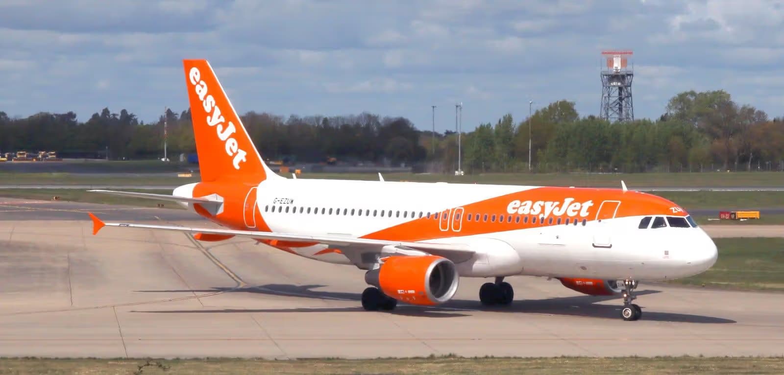 G-EZUW — Airbus