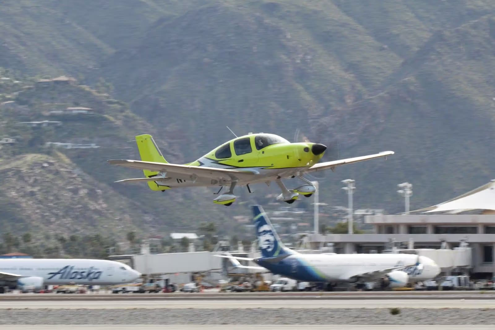 N701LW — Aircraft