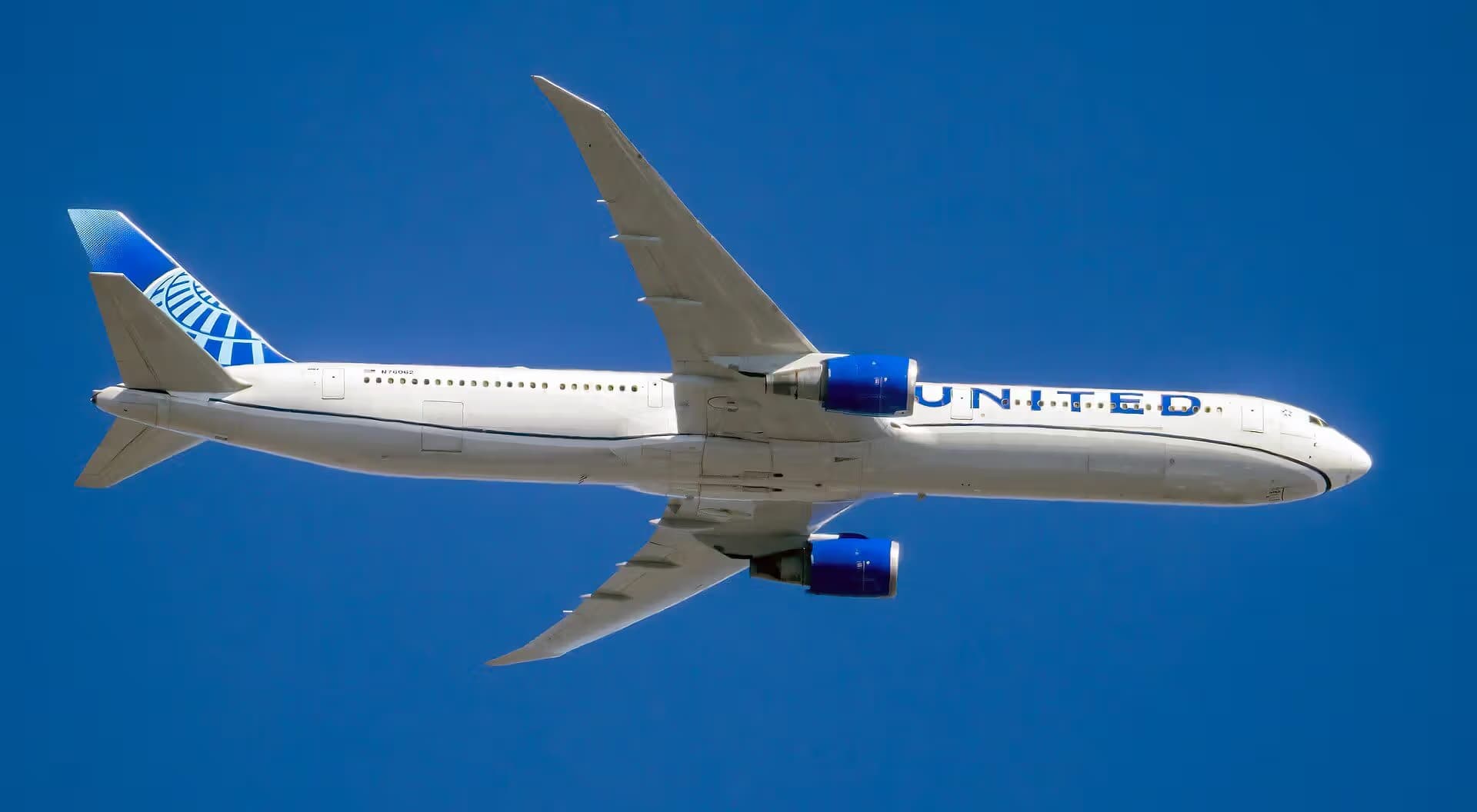 N76062 — Boeing