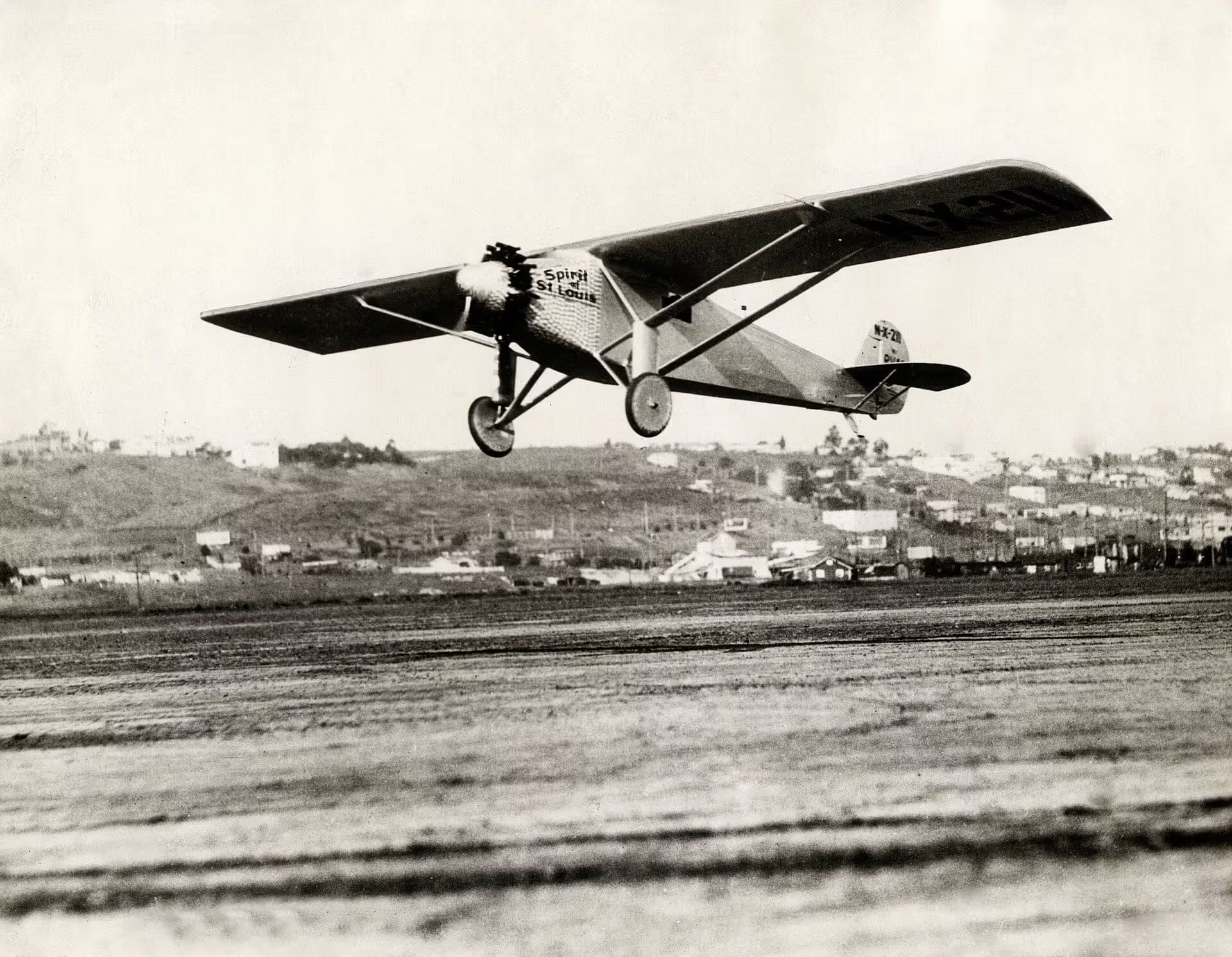 Unidentified — Single-engine aircraft