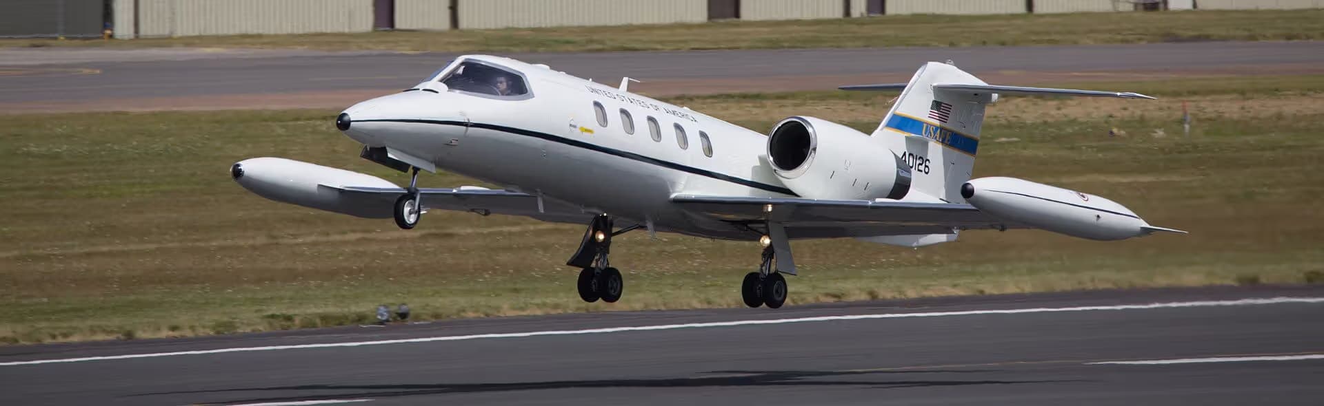 Unidentified — Business jet