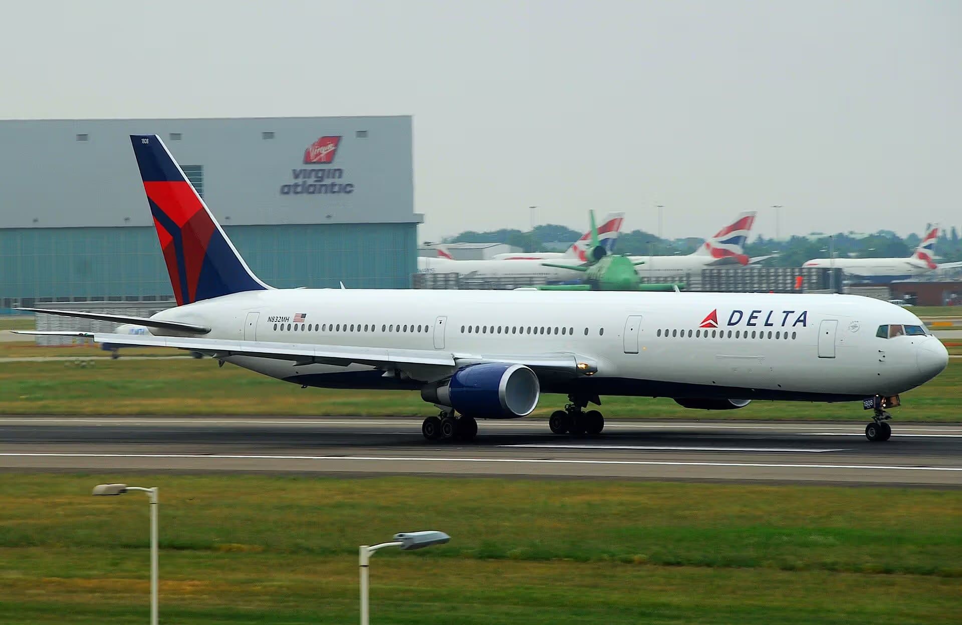 N832MH — Boeing