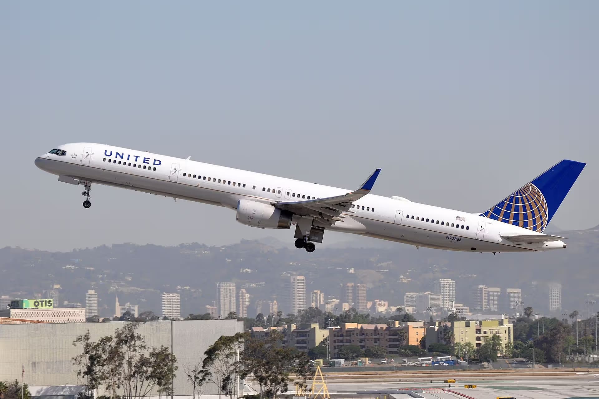N77865 — Boeing