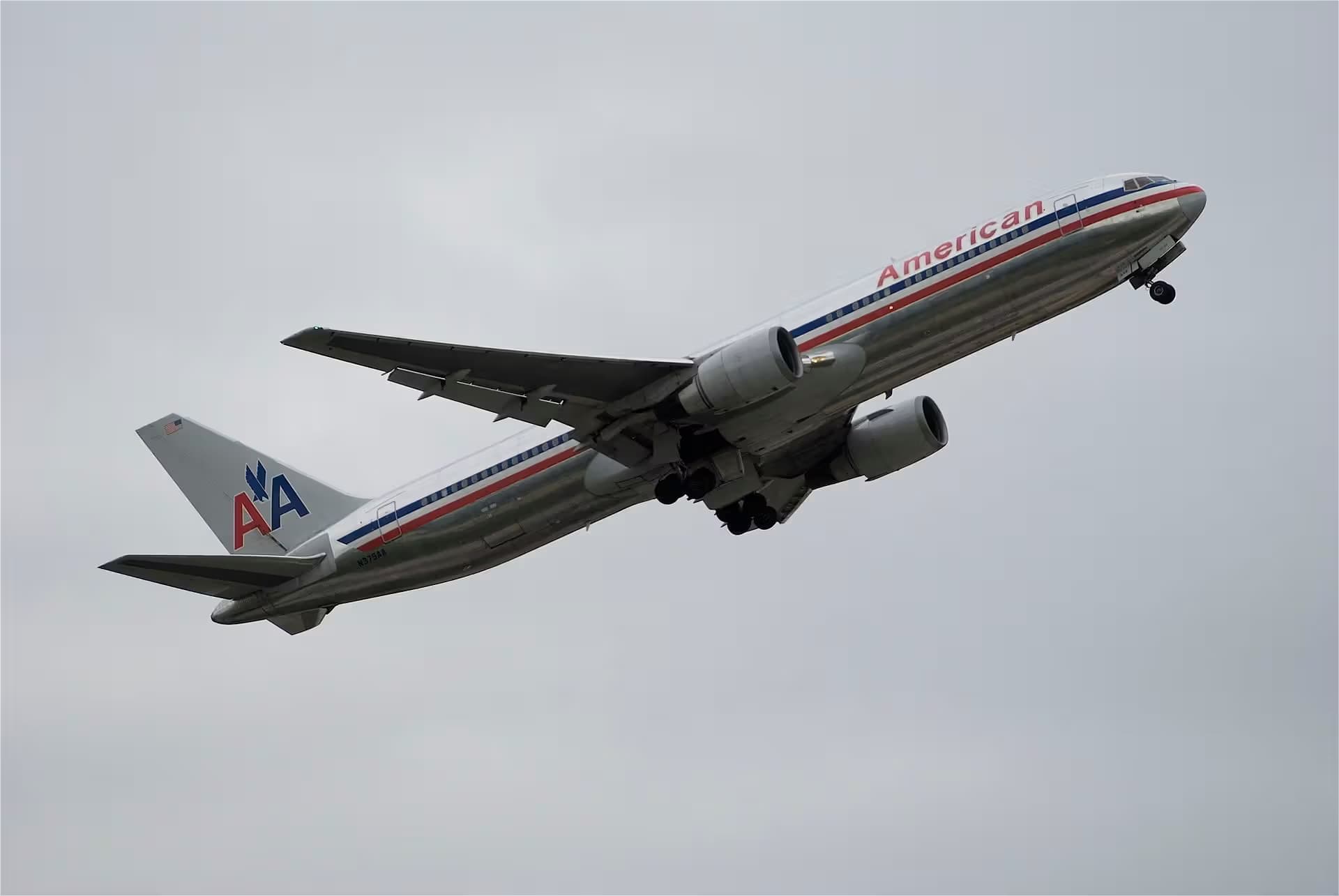 N379AA — Boeing