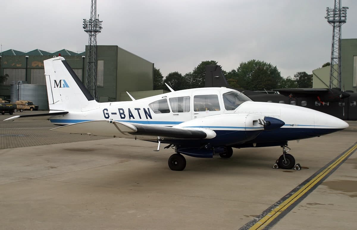 G-BATN — Twin-engine aircraft