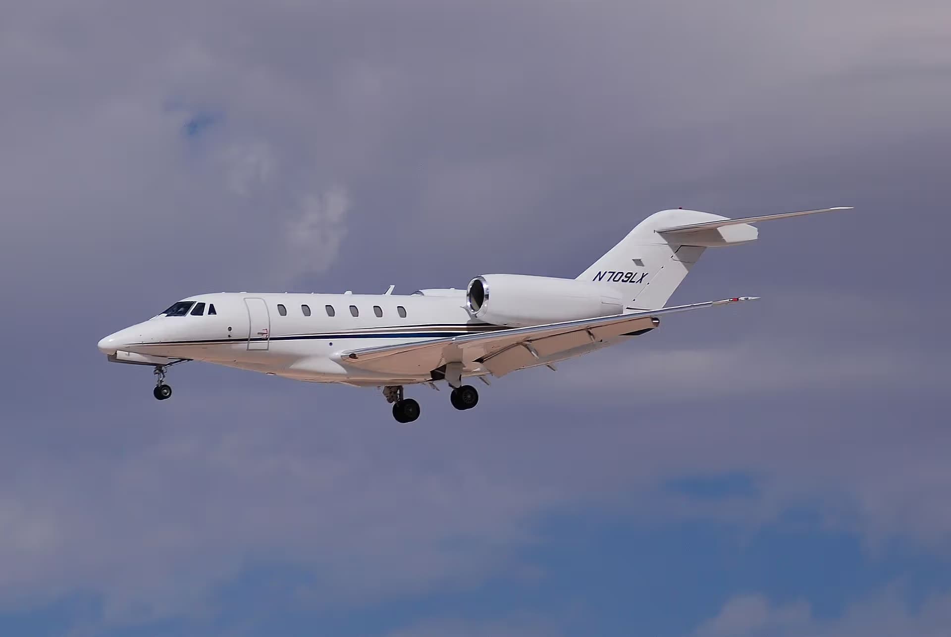N709LX — Business jet