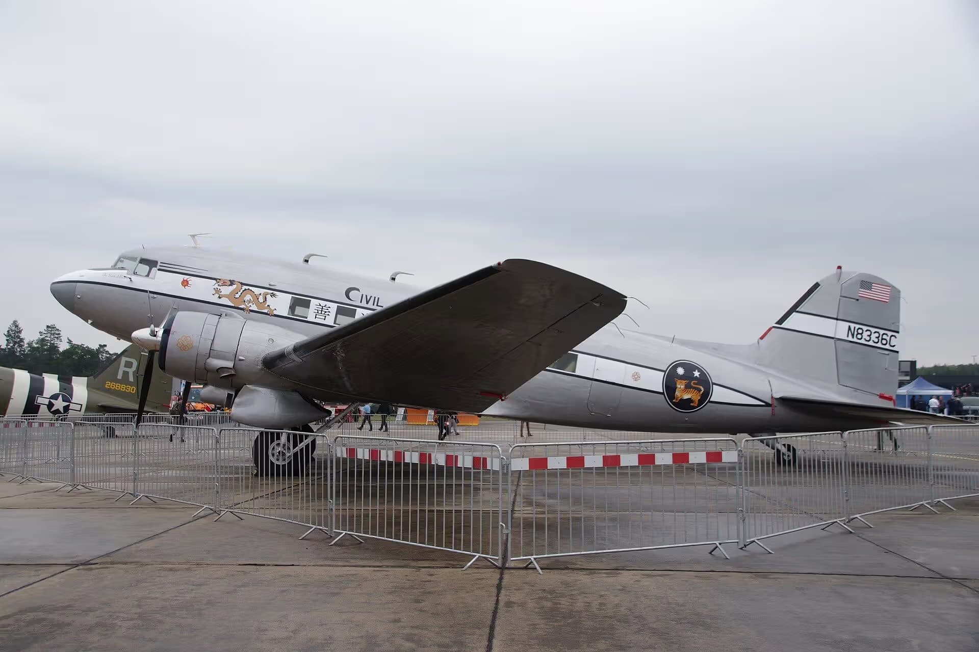 N8336C — Douglas
