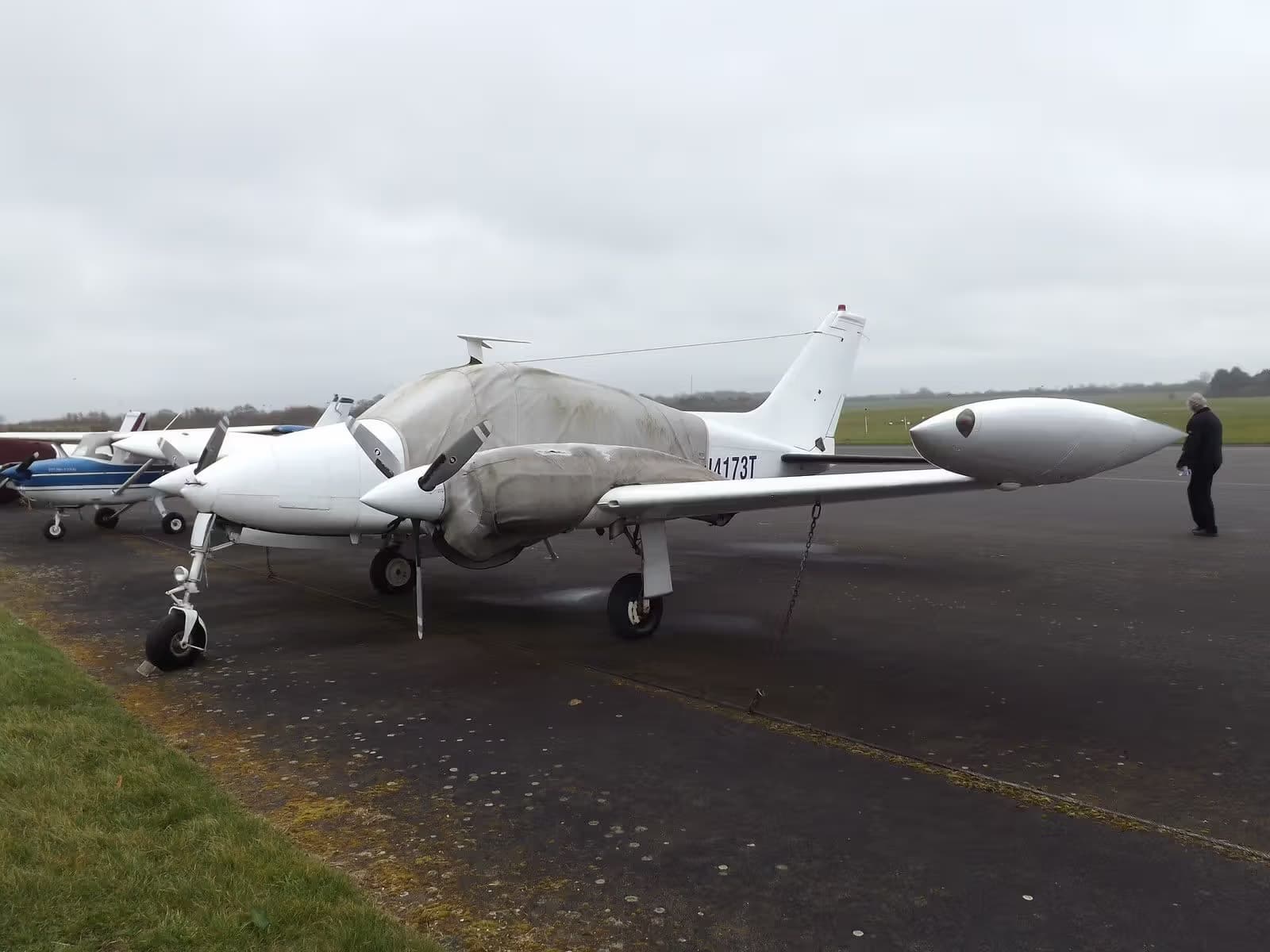 N4173T — Twin-engine aircraft