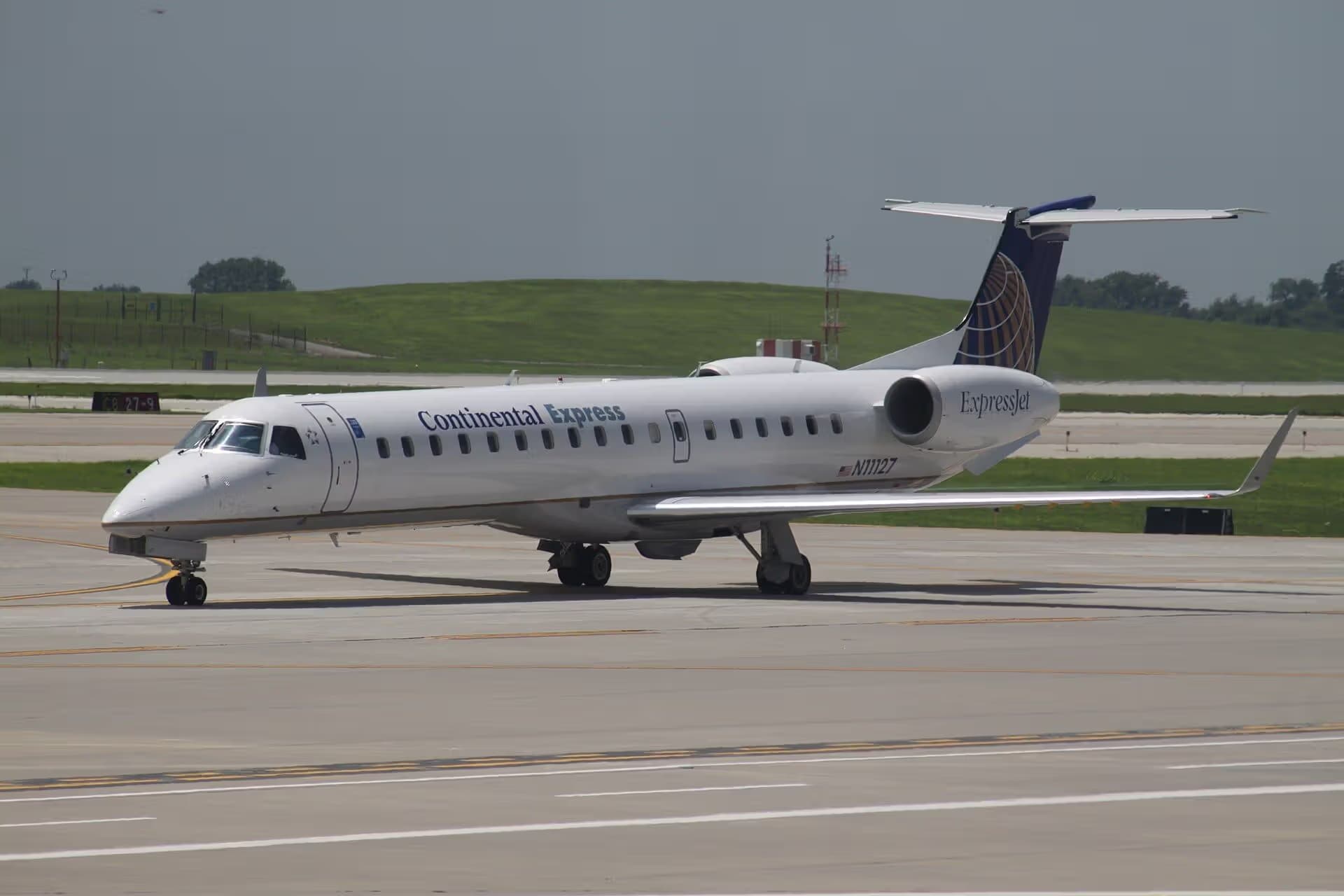 N11127 — Embraer