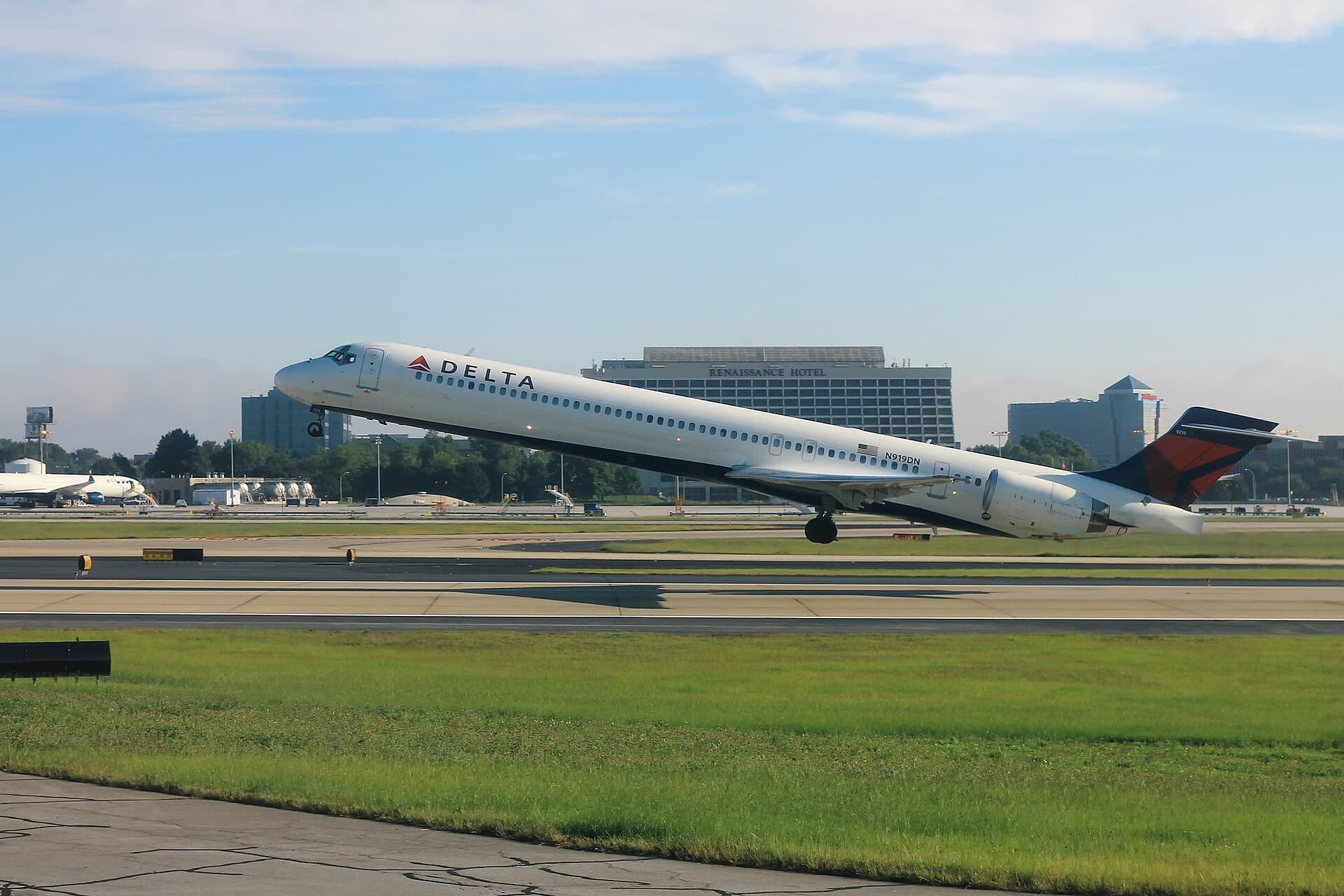 N919DN — Twin-engine aircraft