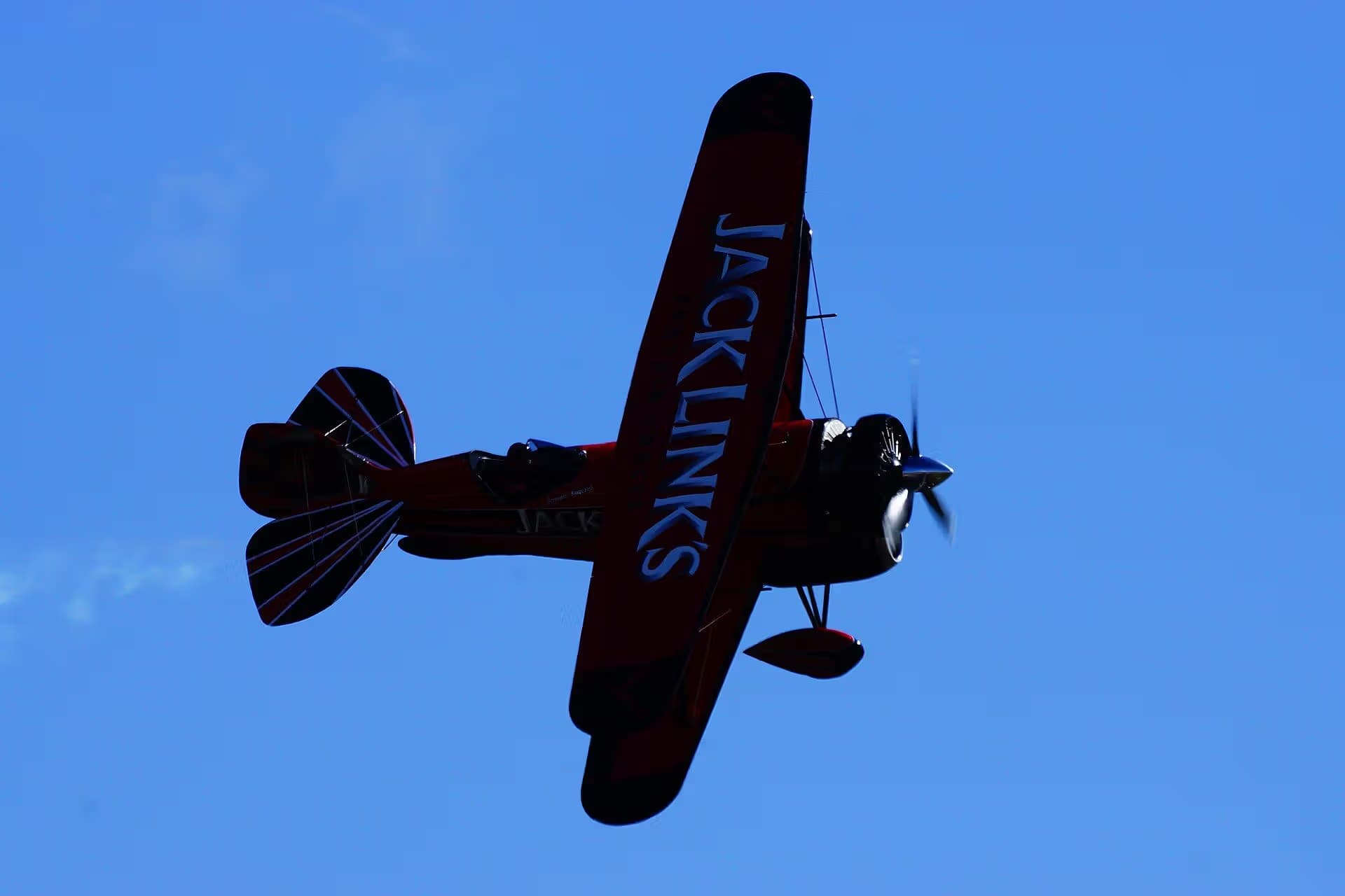Unidentified — Single-engine aircraft