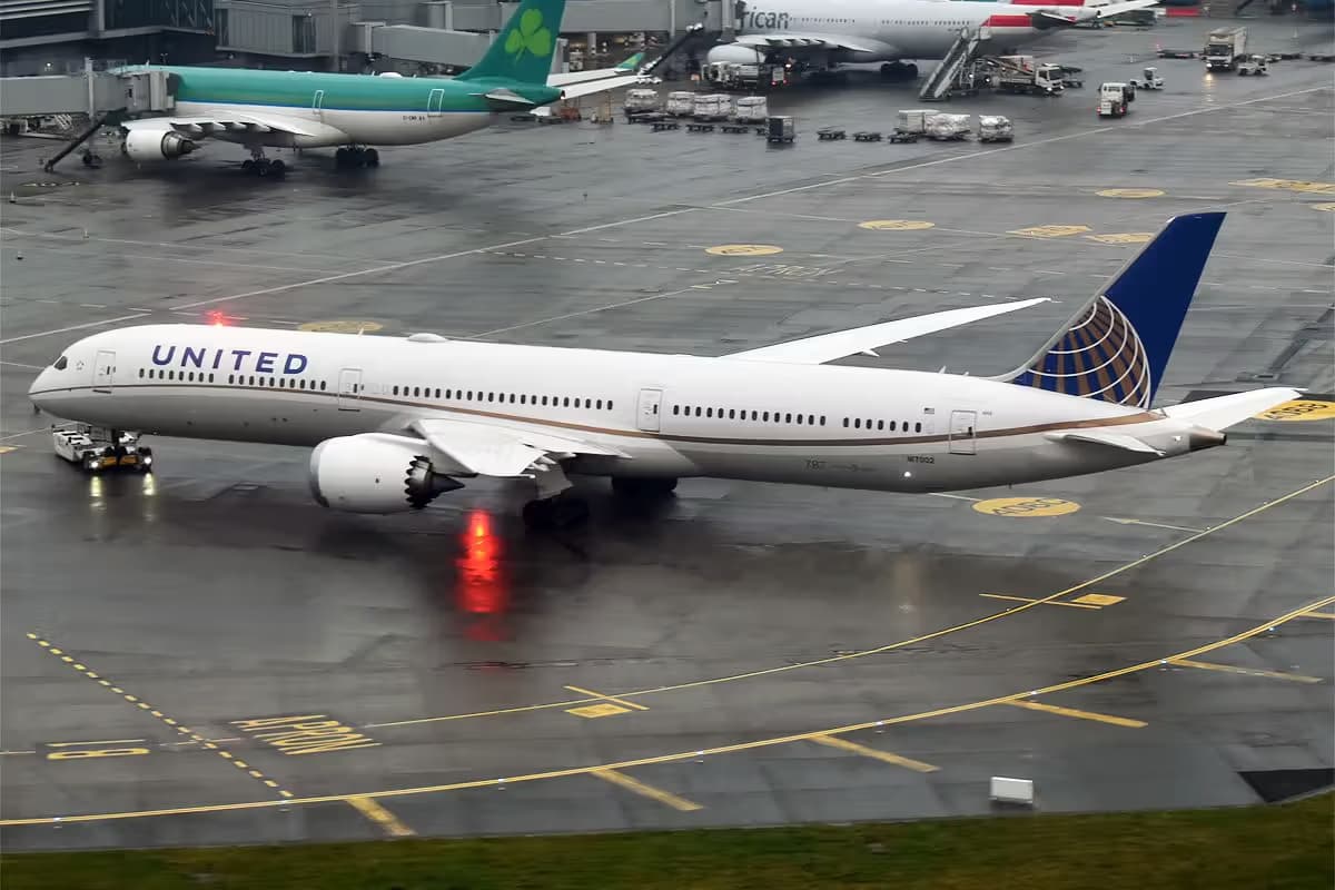 N17002 — Boeing