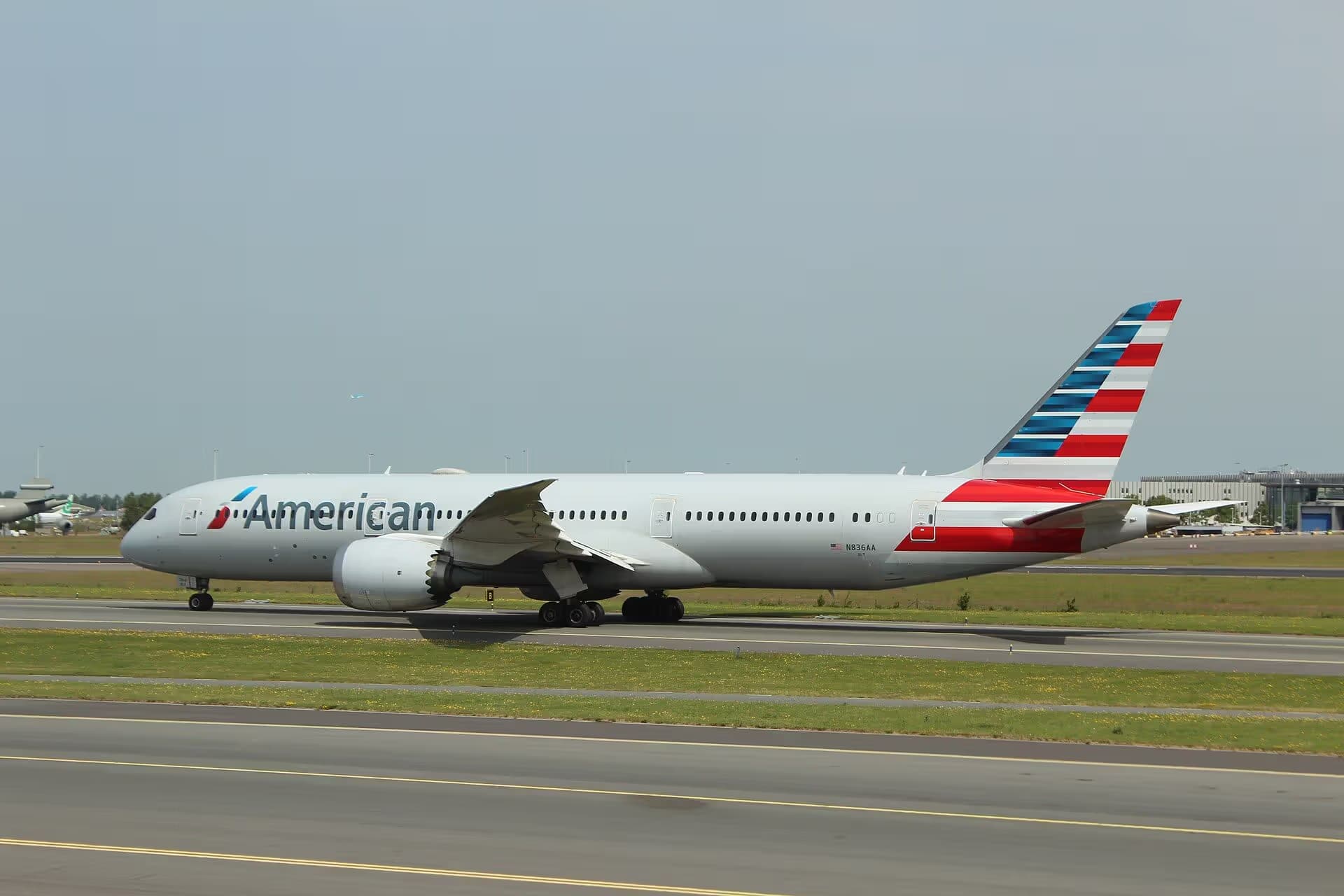 N836AA — Twin-engine aircraft