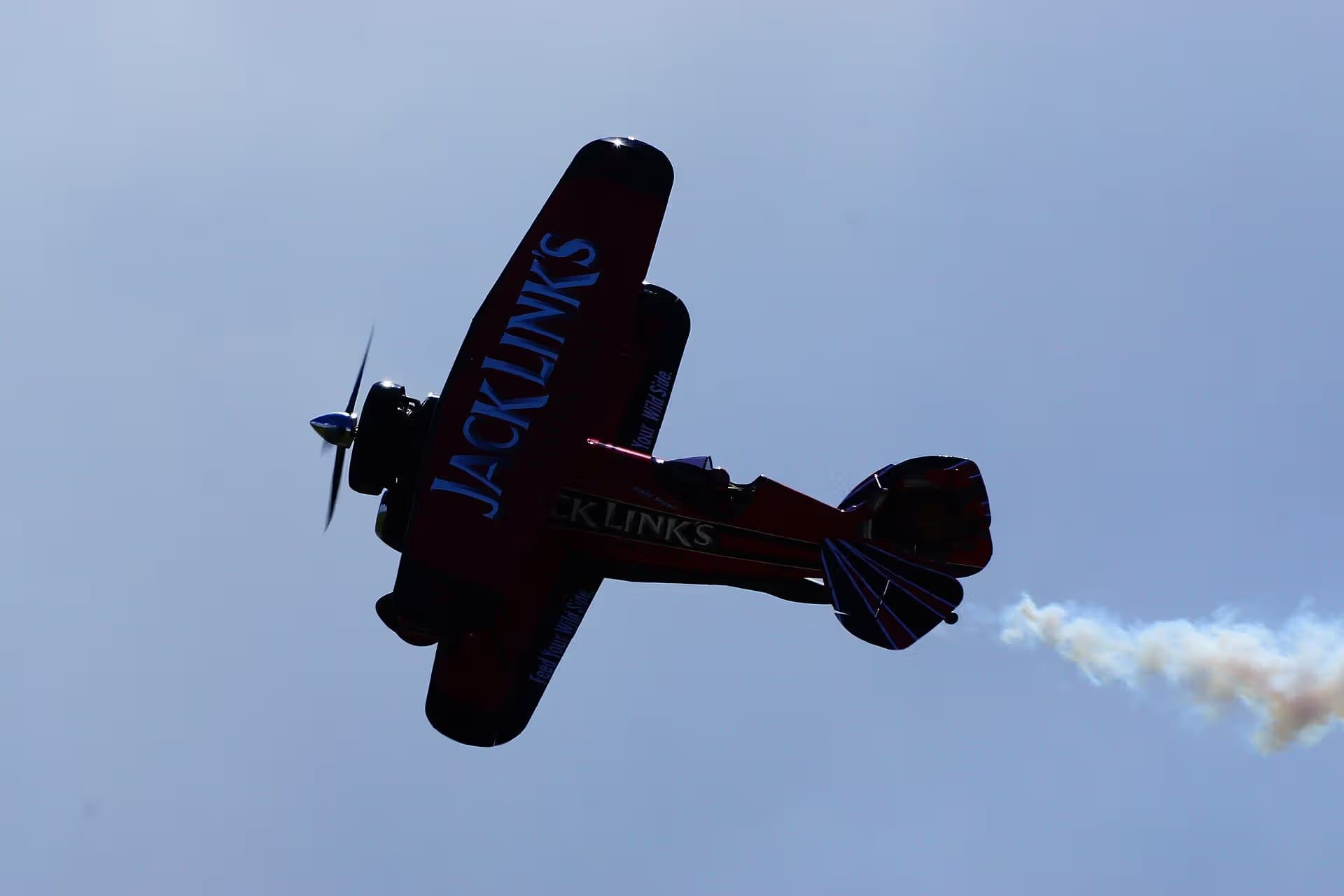 Unidentified — Single-engine aircraft